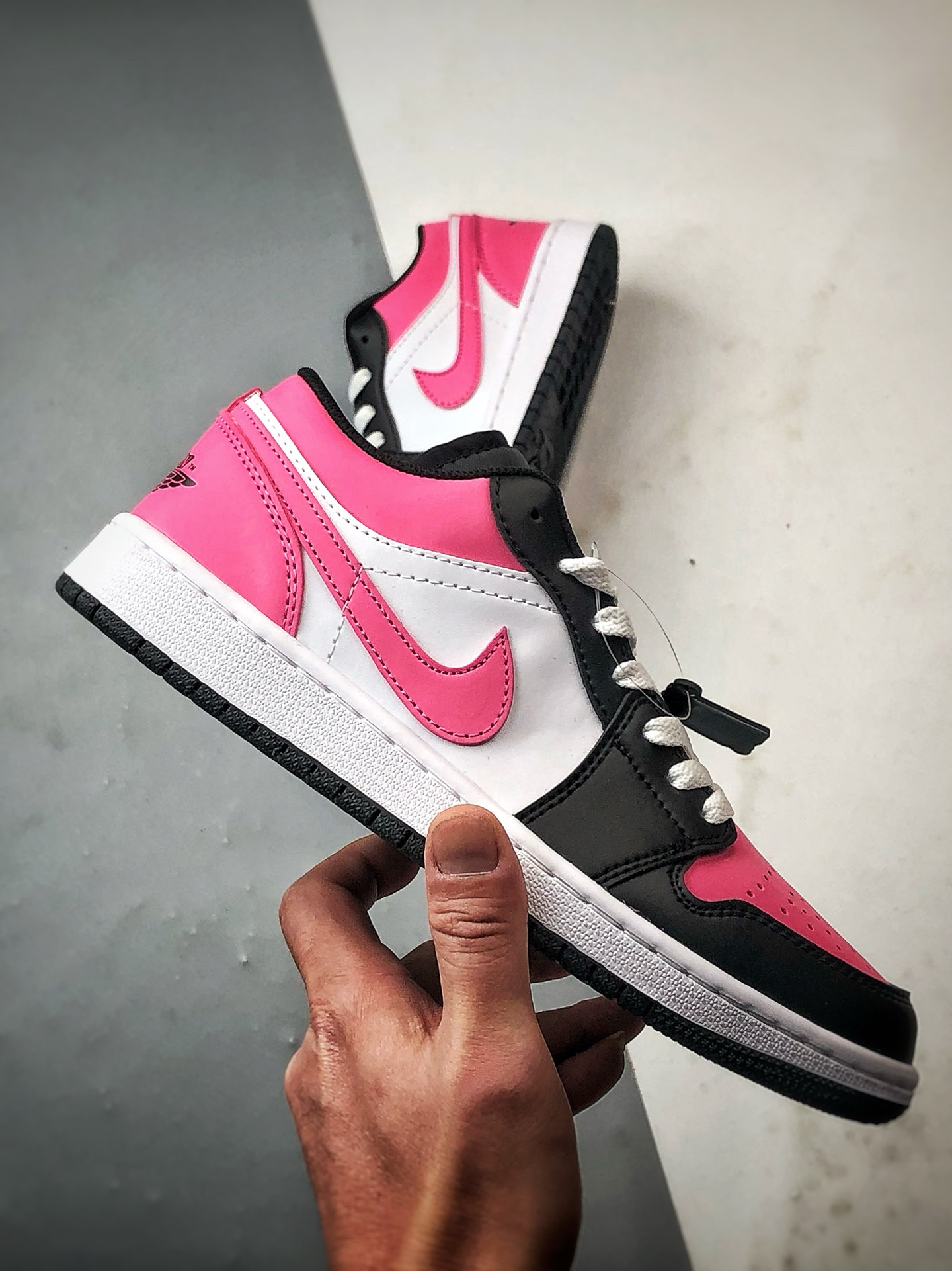 220 Air Jordan 1 Low 樱花粉 554723-106-Chinese UA Cheap High Quatity Brand Clothes Bags handbags Sneakers wholesale wholesaler seller from China Factory suppliers Fashion Clothing Shoes best Quality Beautiful Price 220 Air Jordan 1 Low 樱花粉 554723-106