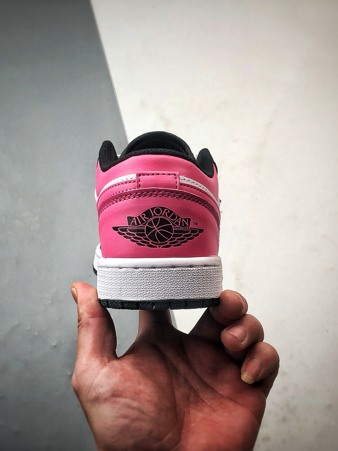 220 Air Jordan 1 Low 樱花粉 554723-106-Chinese UA Cheap High Quatity Brand Clothes Bags handbags Sneakers wholesale wholesaler seller from China Factory suppliers Fashion Clothing Shoes best Quality Beautiful Price 220 Air Jordan 1 Low 樱花粉 554723-106