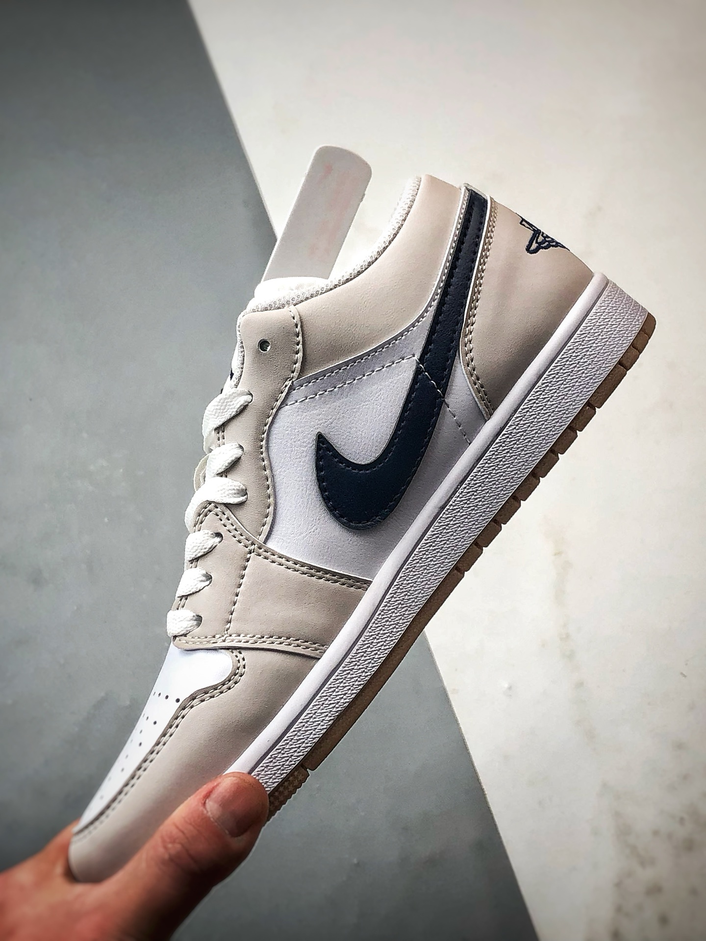 220 Air Jordan 1 Low 灰白蓝 553558-146