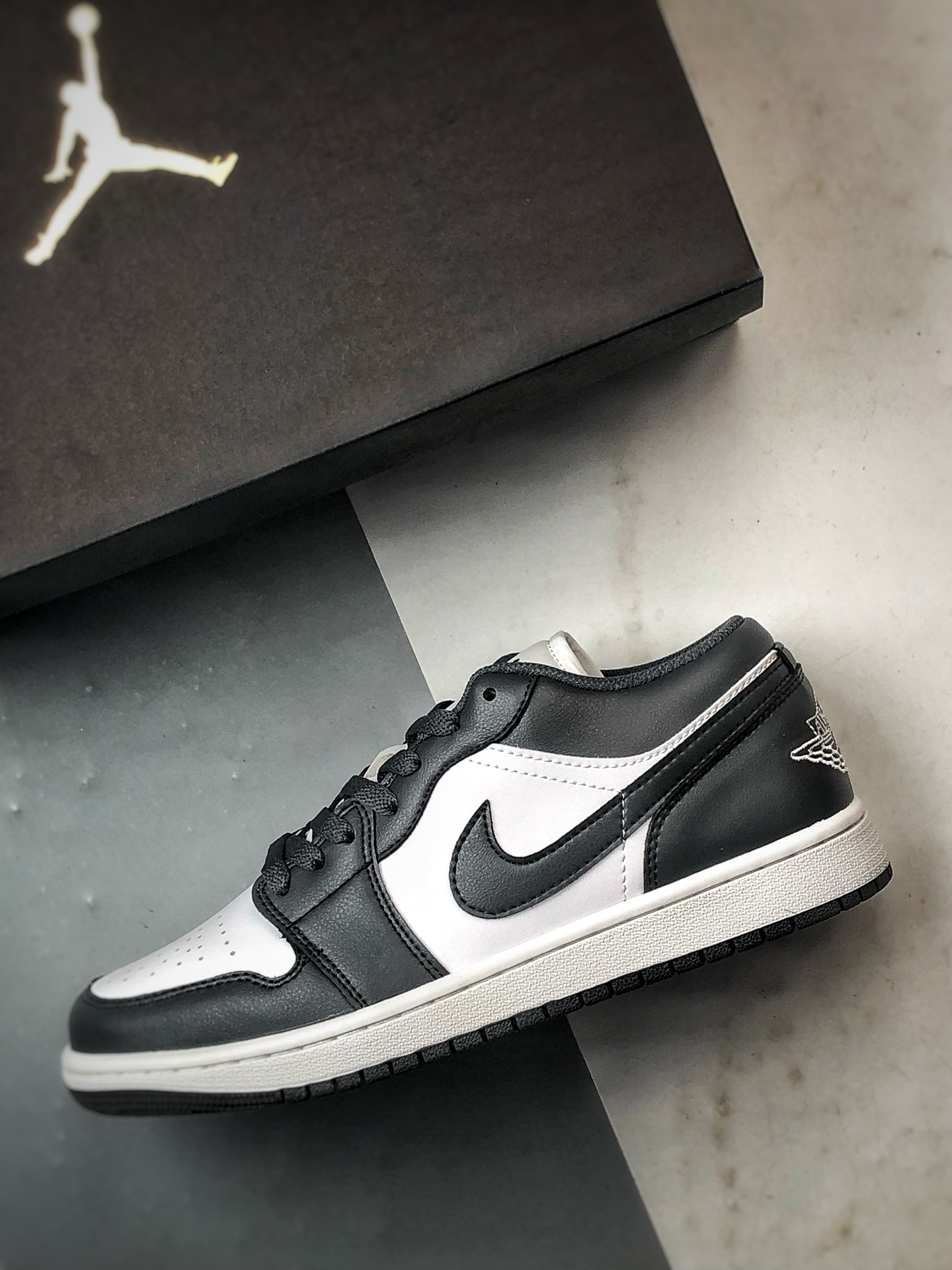 220 Air Jordan 1 Low 深灰白 553558-044