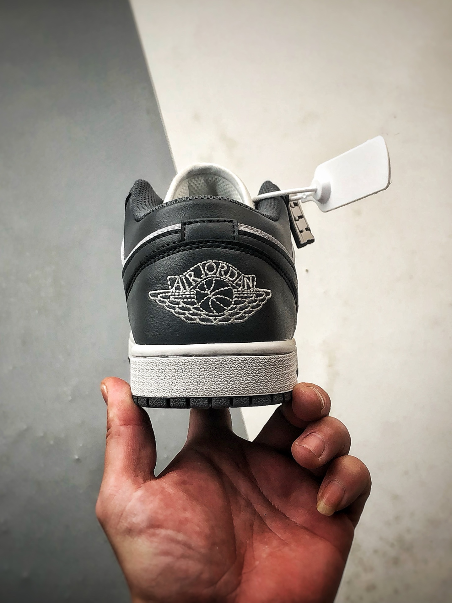220 Air Jordan 1 Low 深灰白 553558-044