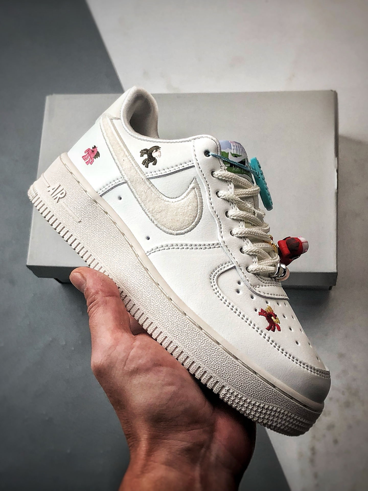 220 Air Force 1 '07 Low 马年限定白色 IQ1143-100