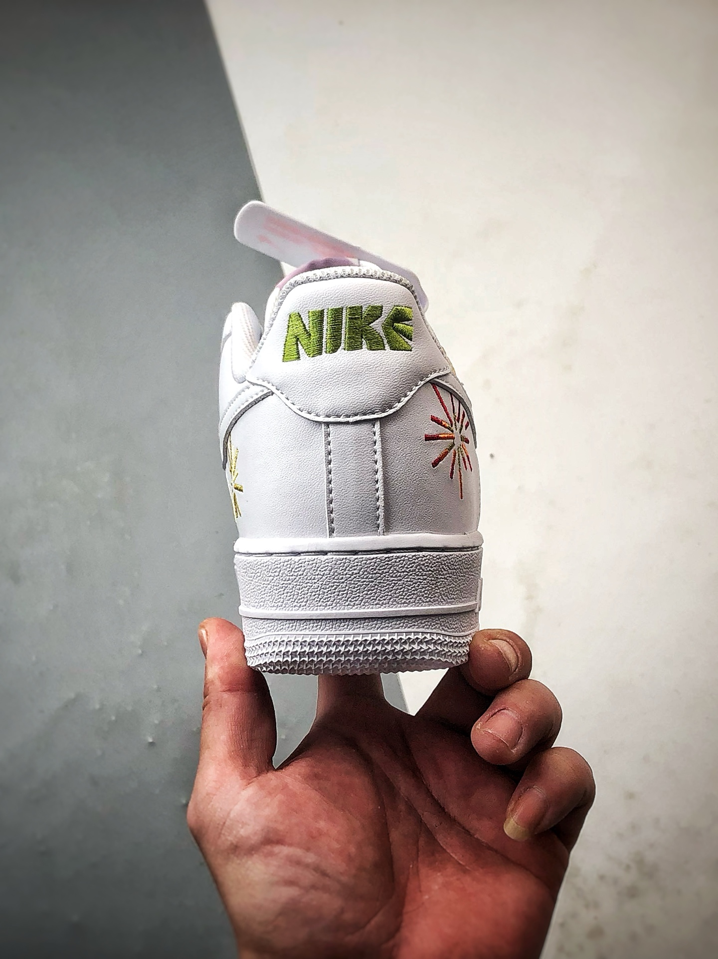 230 Air Force 1 '07 Low 马年烟花刺绣白色 IQ1133-111-Chinese UA Cheap High Quatity Brand Clothes Bags handbags Sneakers wholesale wholesaler seller from China Factory suppliers Fashion Clothing Shoes best Quality Beautiful Price 230 Air Force 1 '07 Low 马年烟花刺绣白色 IQ1133-111