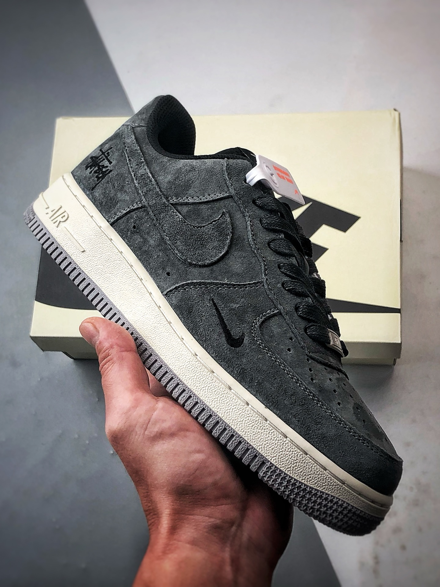 280 Stussy x Air Force 1 Low 猪八碳灰 DV5477-401