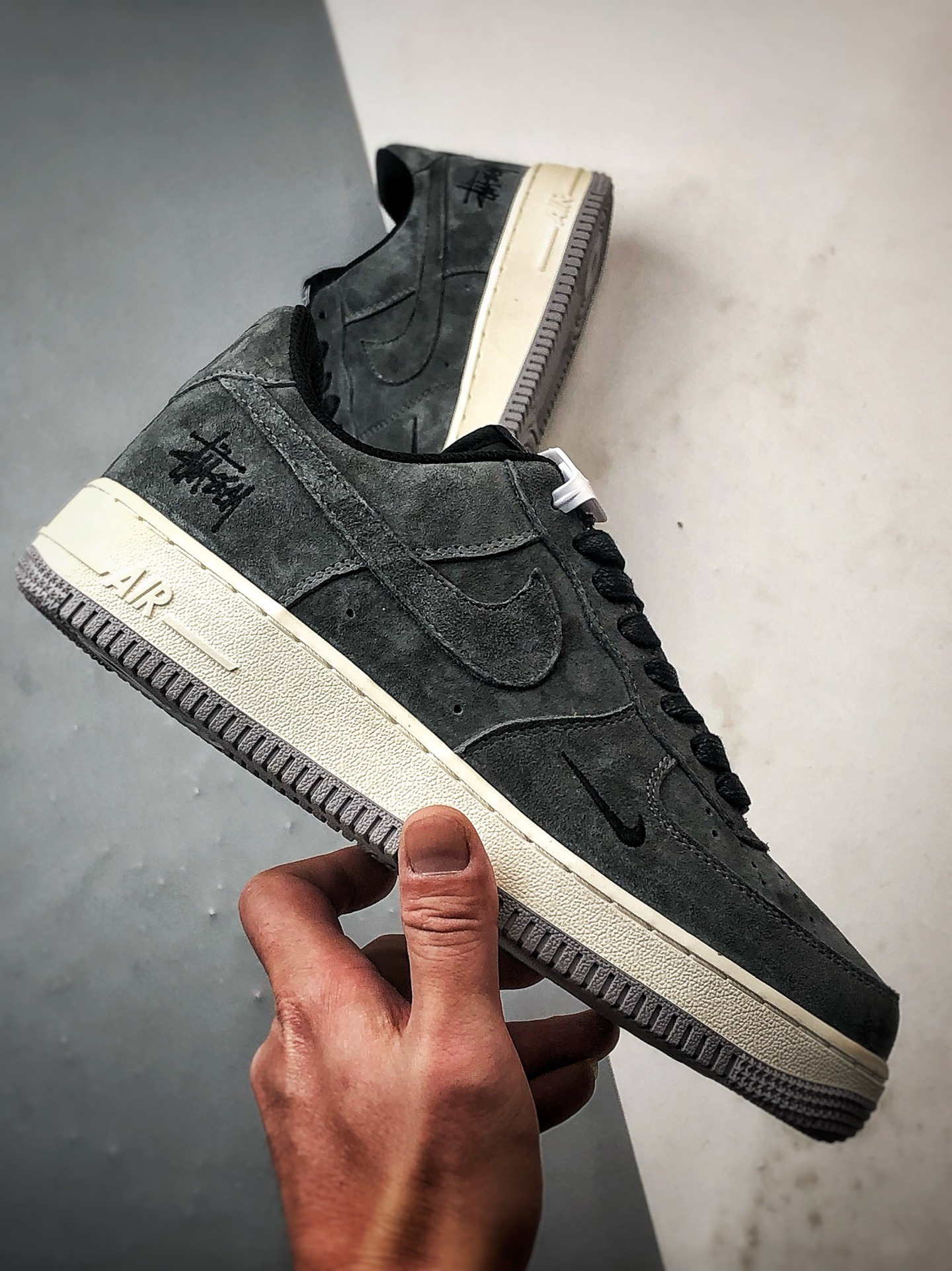 280 Stussy x Air Force 1 Low 猪八碳灰 DV5477-401