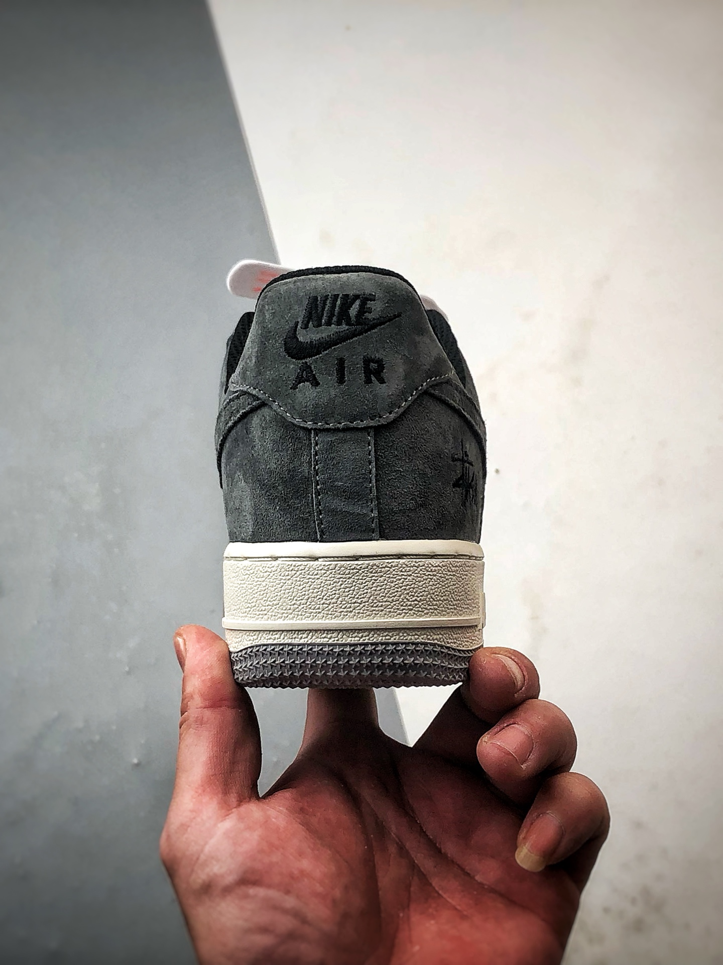 280 Stussy x Air Force 1 Low 猪八碳灰 DV5477-401