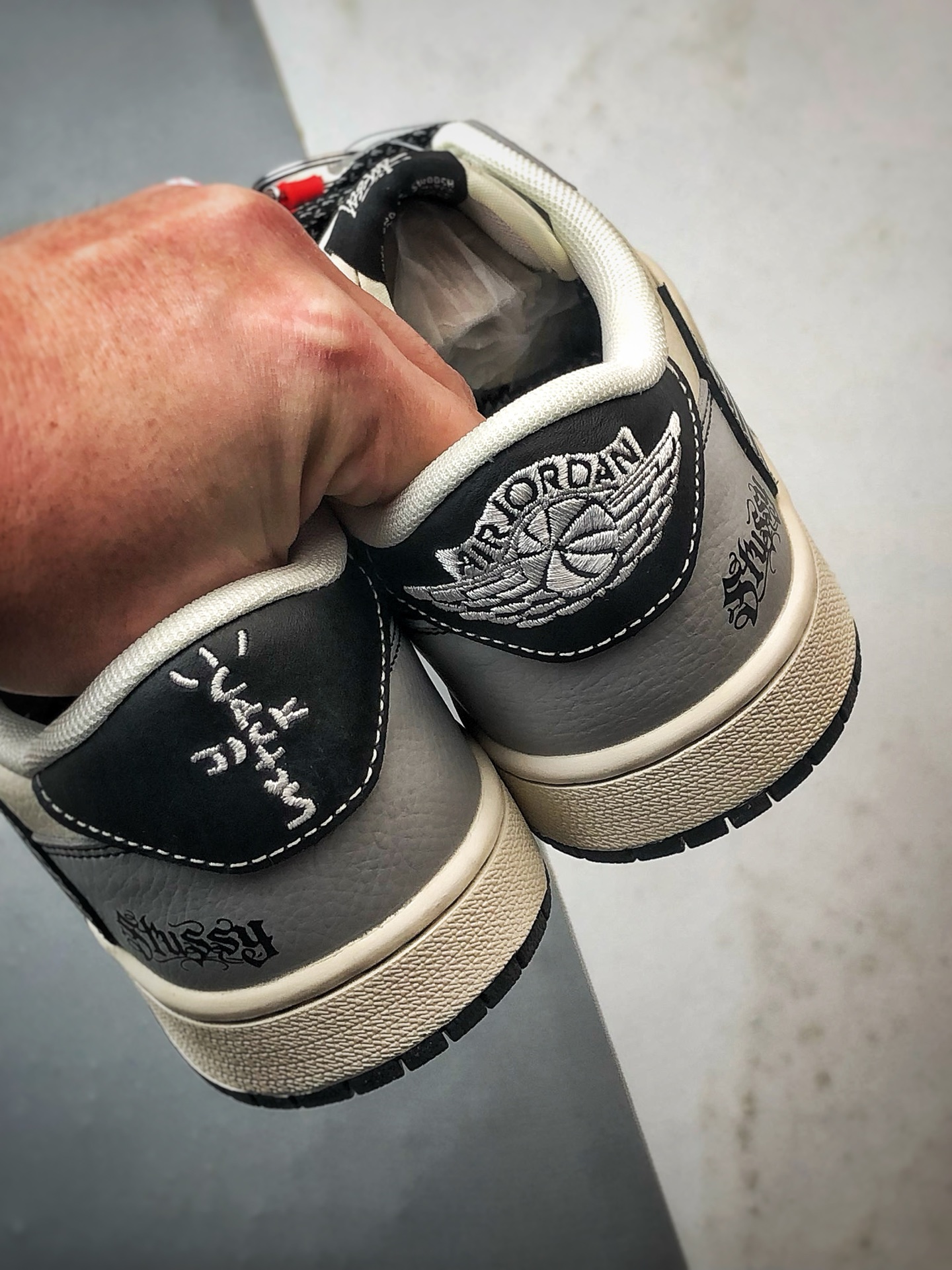290 Air Jordan 1 Low ”高端定制” 斯图西马年涂鸦米灰黑倒钩 JJ3508-550-Chinese UA Cheap High Quatity Brand Clothes Bags handbags Sneakers wholesale wholesaler seller from China Factory suppliers Fashion Clothing Shoes best Quality Beautiful Price 290 Air Jordan 1 Low ”高端定制” 斯图西马年涂鸦米灰黑倒钩 JJ3508-550