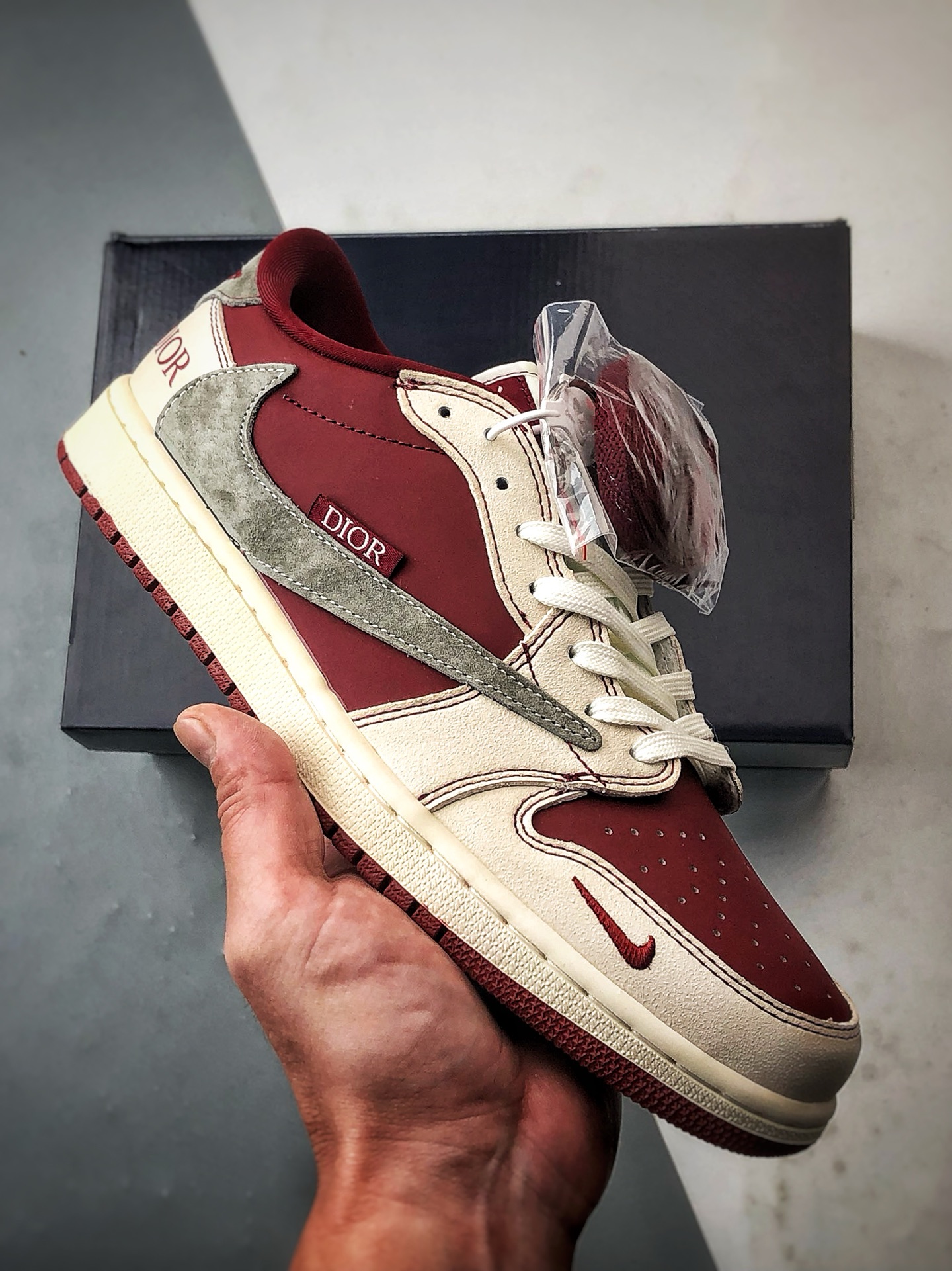 290 Air Jordan 1 Low ”高端定制” 迪奥米酒红灰倒钩 XS2025-082-Chinese UA Cheap High Quatity Brand Clothes Bags handbags Sneakers wholesale wholesaler seller from China Factory suppliers Fashion Clothing Shoes best Quality Beautiful Price 290 Air Jordan 1 Low ”高端定制” 迪奥米酒红灰倒钩 XS2025-082
