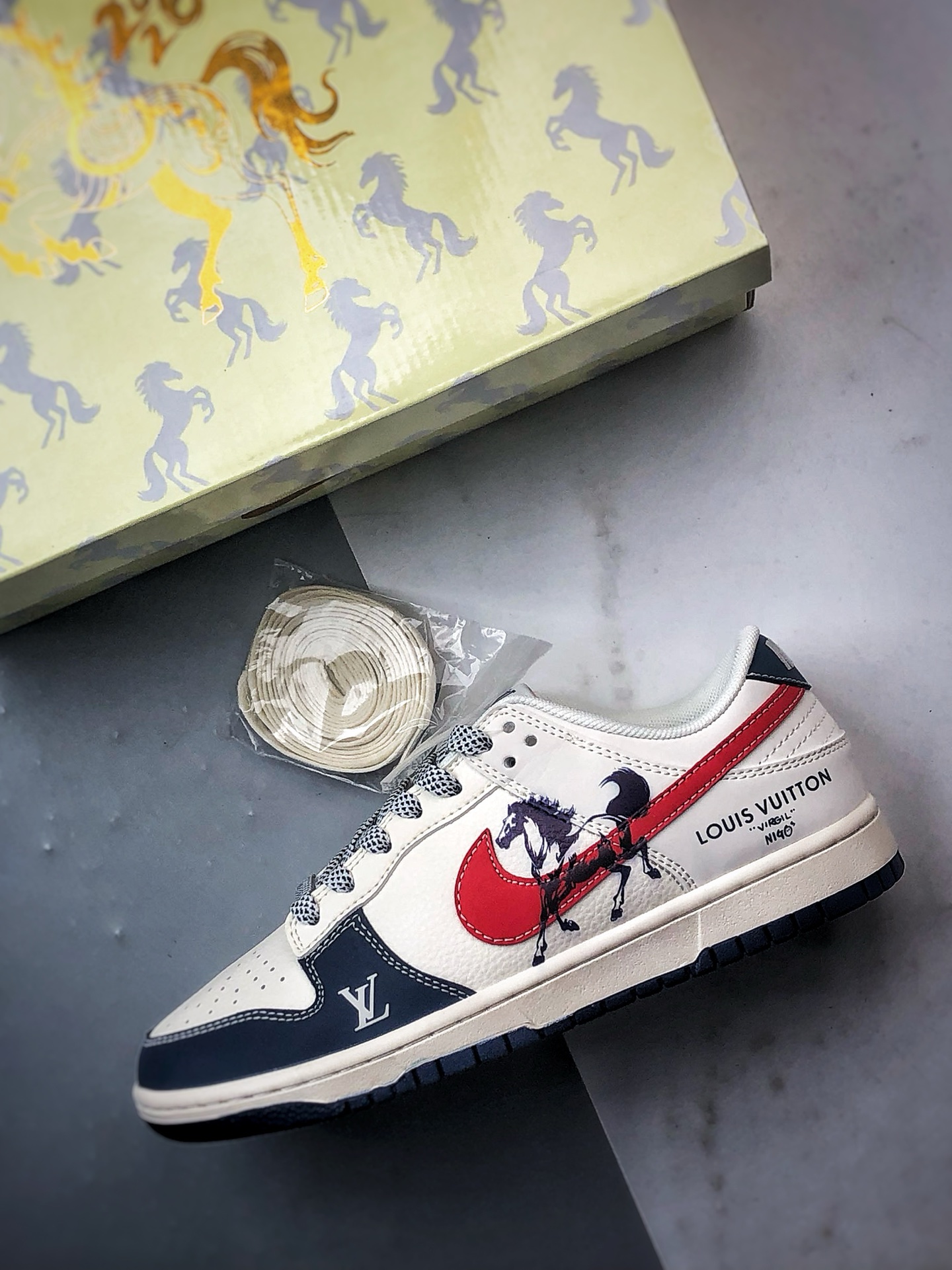 290 NK Dunk Low Retro ”DIY高端定制” LV马年涂鸦白蓝红 低帮休闲运动板鞋 JJ3508-563-Chinese UA Cheap High Quatity Brand Clothes Bags handbags Sneakers wholesale wholesaler seller from China Factory suppliers Fashion Clothing Shoes best Quality Beautiful Price 290 NK Dunk Low Retro ”DIY高端定制” LV马年涂鸦白蓝红 低帮休闲运动板鞋 JJ3508-563