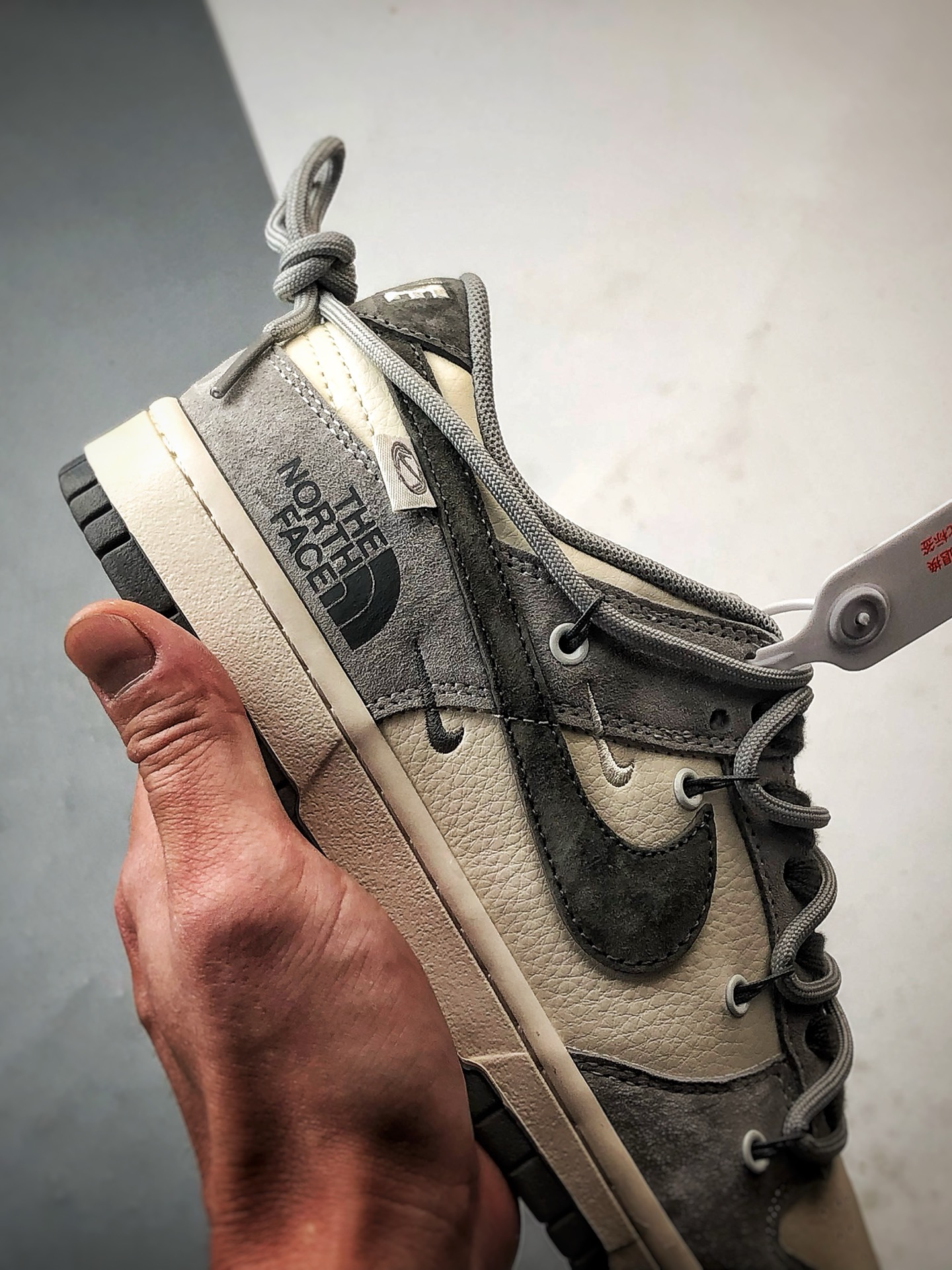 310 NK Dunk Low Retro ”DIY高端定制” 北面米白灰解构绑带 低帮休闲运动板鞋 JP2046-102-Chinese UA Cheap High Quatity Brand Clothes Bags handbags Sneakers wholesale wholesaler seller from China Factory suppliers Fashion Clothing Shoes best Quality Beautiful Price 310 NK Dunk Low Retro ”DIY高端定制” 北面米白灰解构绑带 低帮休闲运动板鞋 JP2046-102