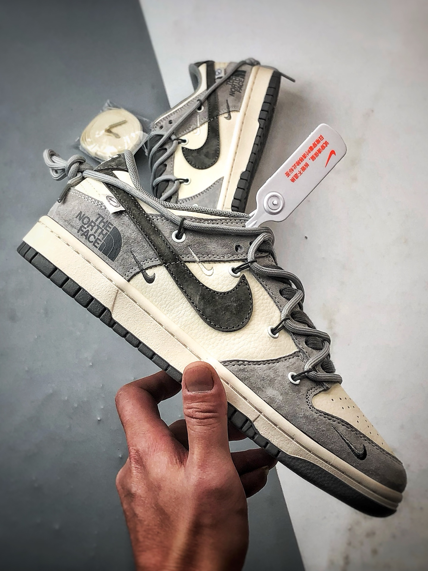 310 NK Dunk Low Retro ”DIY高端定制” 北面米白灰解构绑带 低帮休闲运动板鞋 JP2046-102-Chinese UA Cheap High Quatity Brand Clothes Bags handbags Sneakers wholesale wholesaler seller from China Factory suppliers Fashion Clothing Shoes best Quality Beautiful Price 310 NK Dunk Low Retro ”DIY高端定制” 北面米白灰解构绑带 低帮休闲运动板鞋 JP2046-102