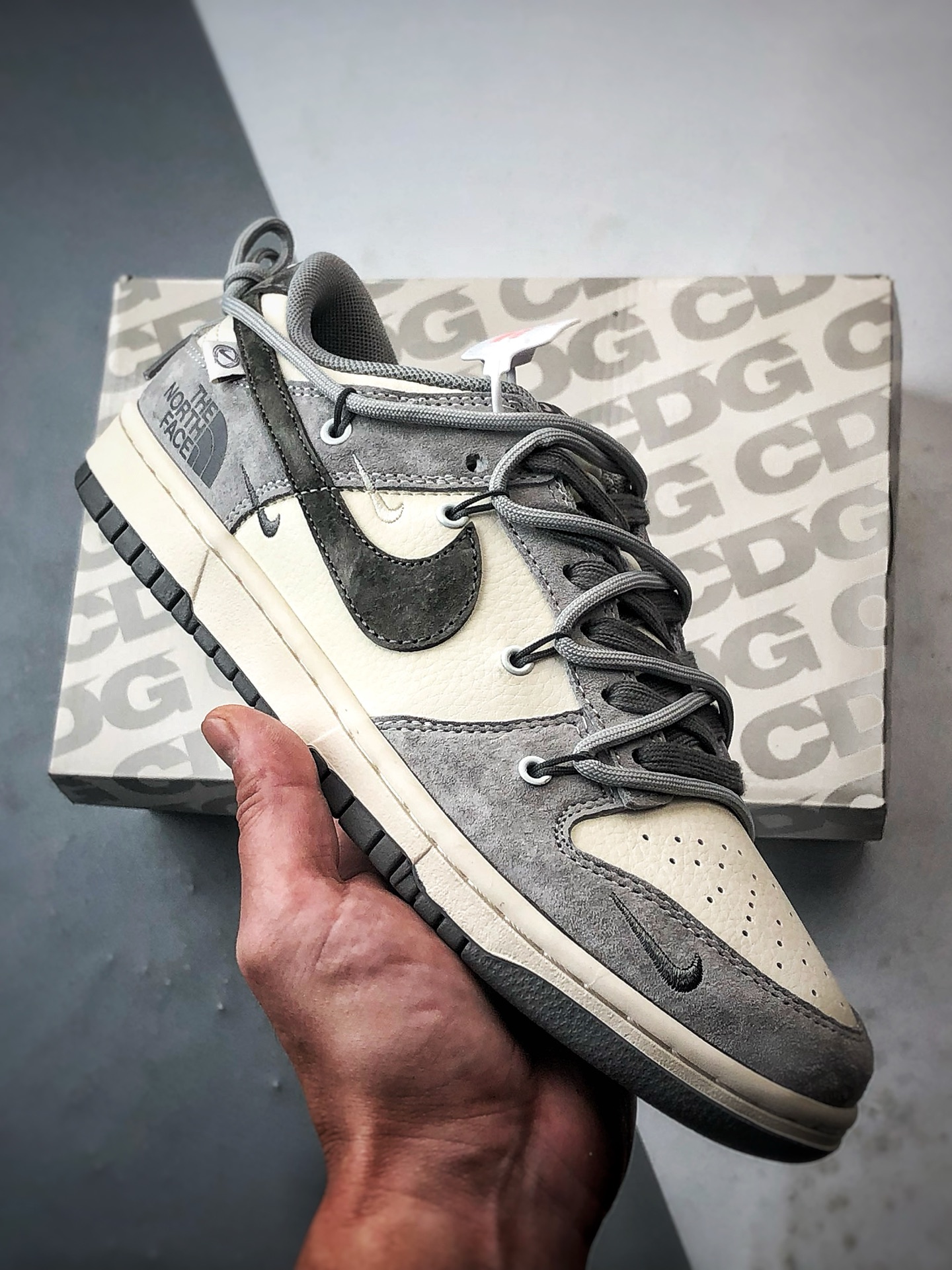 310 NK Dunk Low Retro ”DIY高端定制” 北面米白灰解构绑带 低帮休闲运动板鞋 JP2046-102-Chinese UA Cheap High Quatity Brand Clothes Bags handbags Sneakers wholesale wholesaler seller from China Factory suppliers Fashion Clothing Shoes best Quality Beautiful Price 310 NK Dunk Low Retro ”DIY高端定制” 北面米白灰解构绑带 低帮休闲运动板鞋 JP2046-102