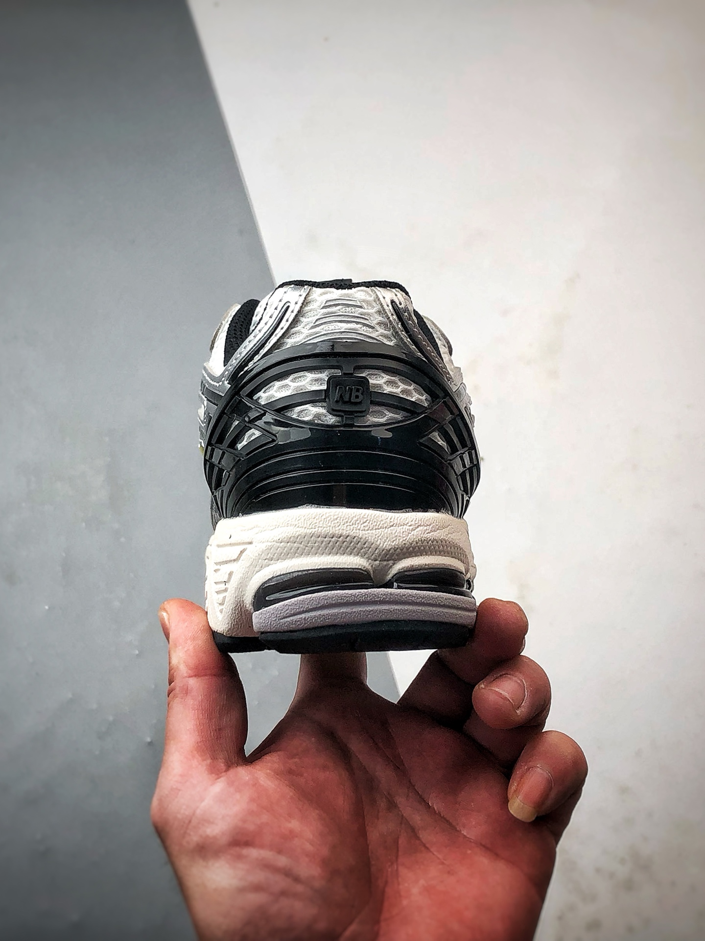 200 New Balance 1906 银黑色 复古潮流休闲运动慢跑鞋 M1906RER Size:36-45-Chinese UA Cheap High Quatity Brand Clothes Bags handbags Sneakers wholesale wholesaler seller from China Factory suppliers Fashion Clothing Shoes best Quality Beautiful Price 200 New Balance 1906 银黑色 复古潮流休闲运动慢跑鞋 M1906RER Size:36-45