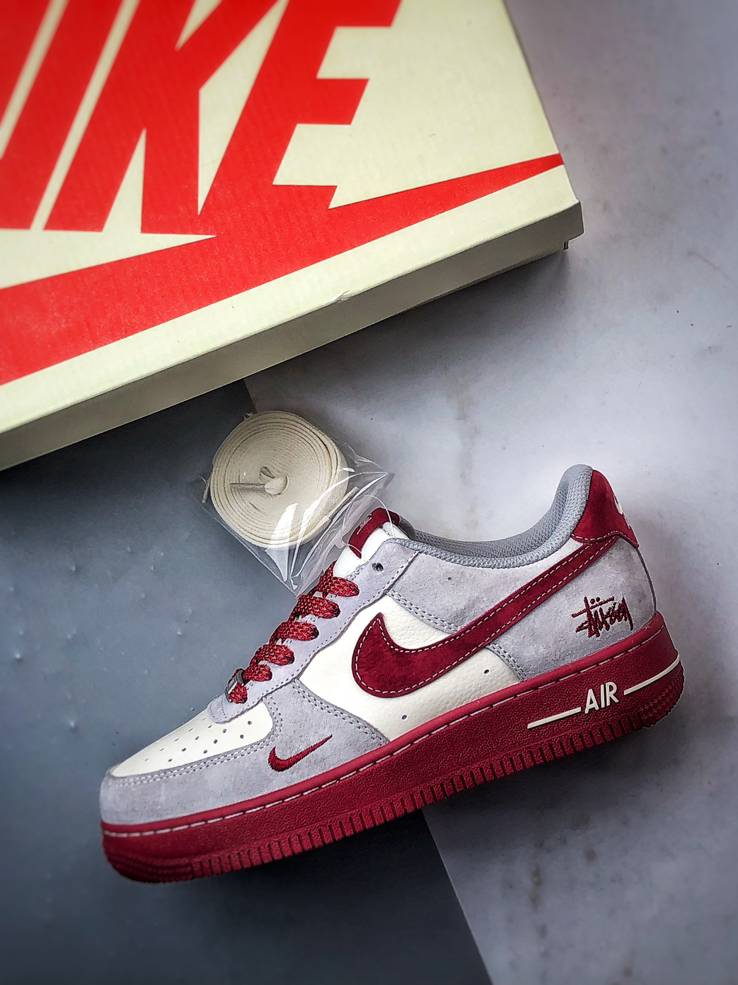 280 Stussy x Air Force 1 Low 米灰红 JP8048-076