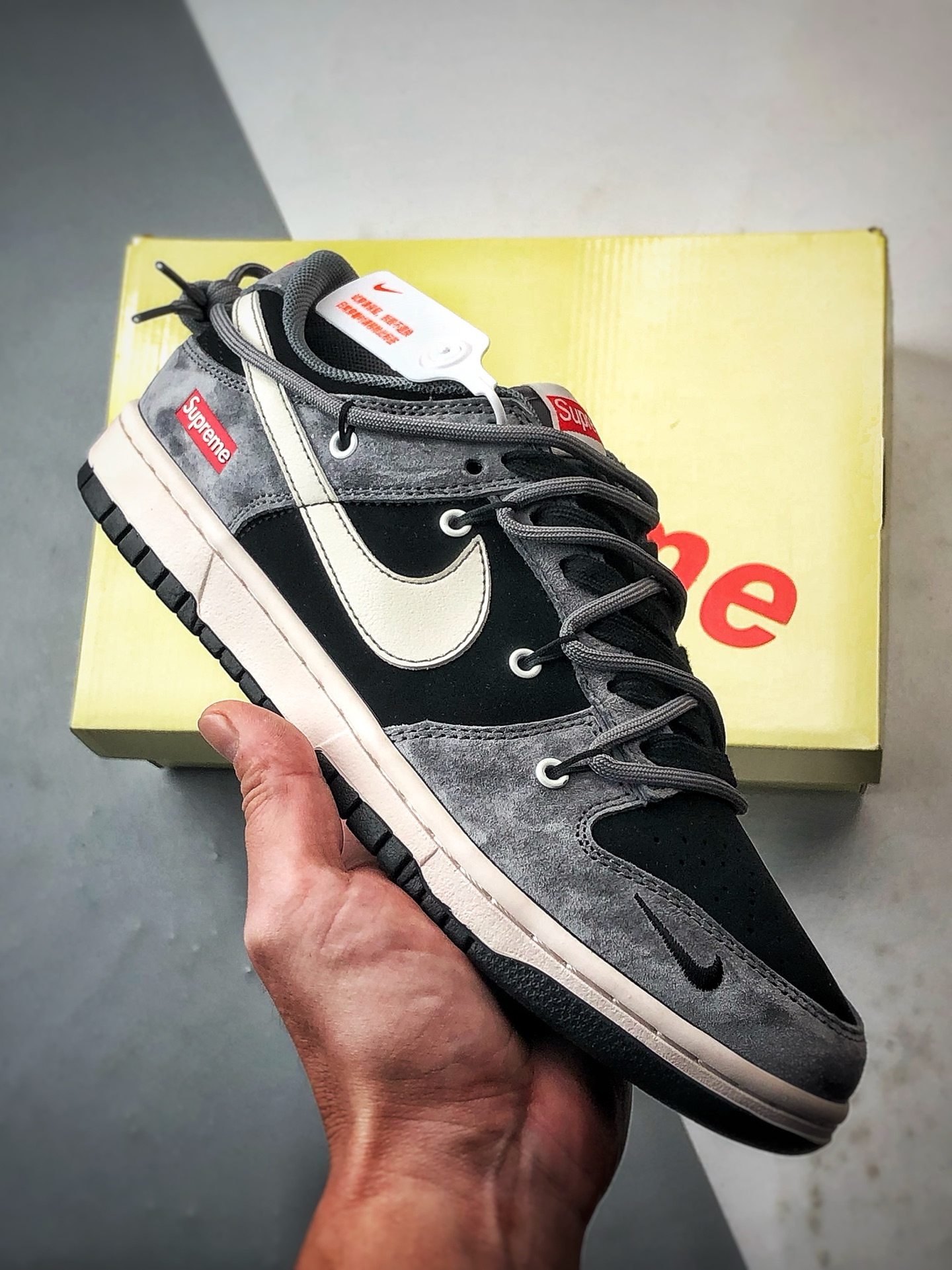 310 NK Dunk Low Retro ”DIY高端定制” Sup灰黑米解构绑带 低帮休闲运动板鞋 JP2046-101-Chinese UA Cheap High Quatity Brand Clothes Bags handbags Sneakers wholesale wholesaler seller from China Factory suppliers Fashion Clothing Shoes best Quality Beautiful Price 310 NK Dunk Low Retro ”DIY高端定制” Sup灰黑米解构绑带 低帮休闲运动板鞋 JP2046-101