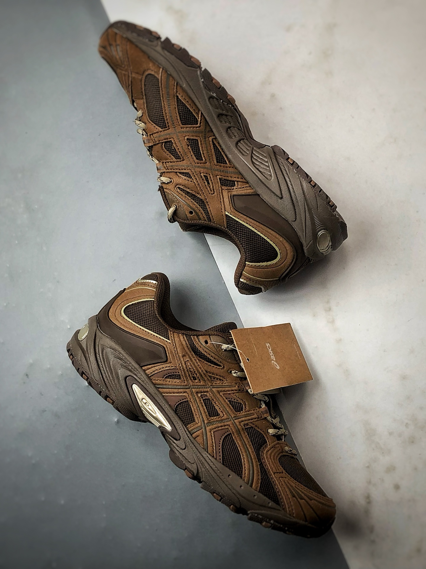 200 Asics Gel-Kahana TR Nexus 棕色 亚瑟士复古潮流休闲运动鞋 1203B123-200