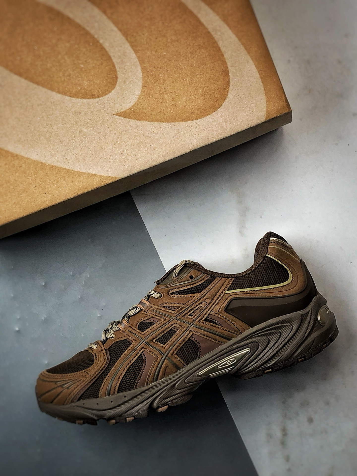 200 Asics Gel-Kahana TR Nexus 棕色 亚瑟士复古潮流休闲运动鞋 1203B123-200