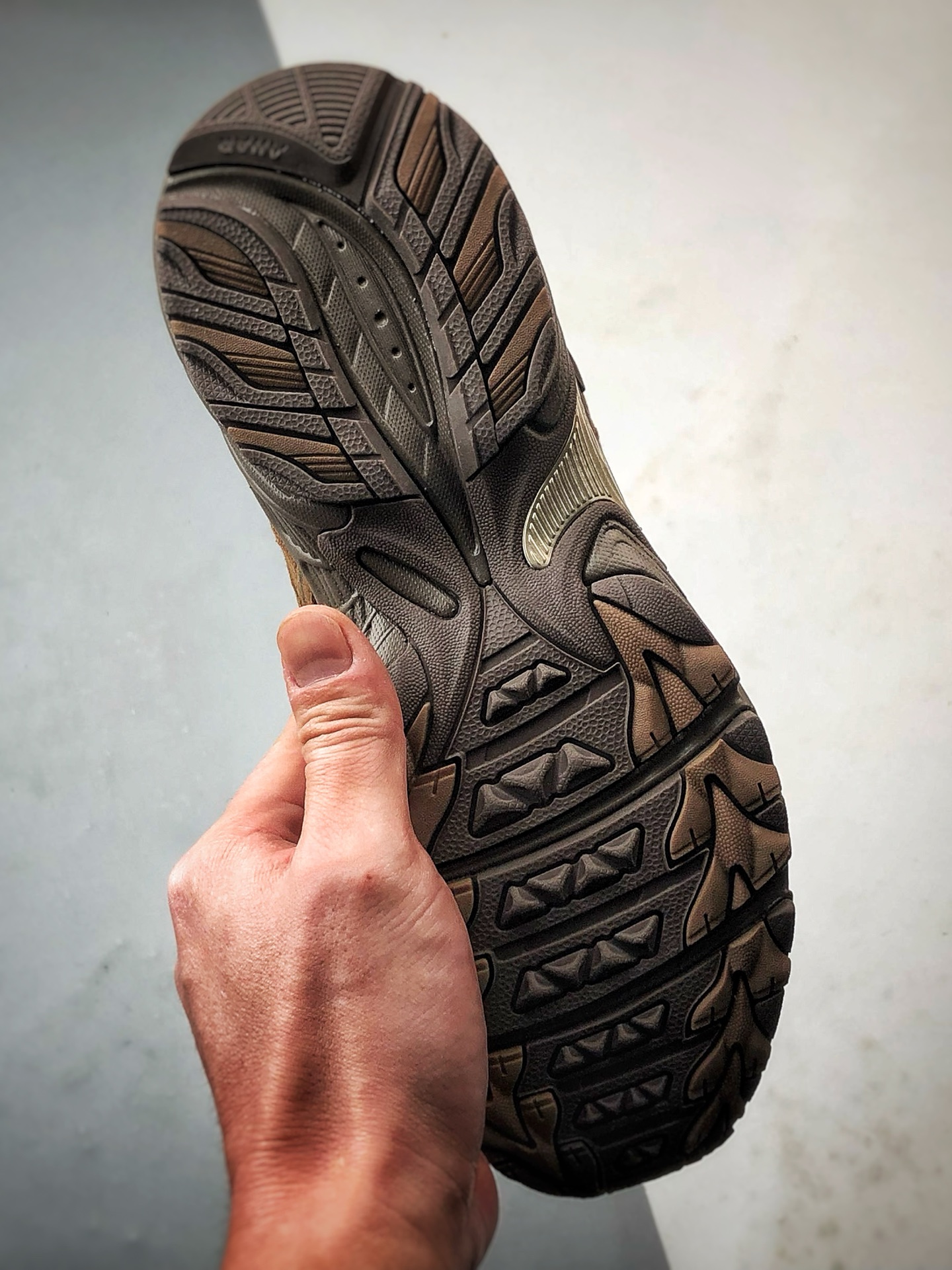 200 Asics Gel-Kahana TR Nexus 棕色 亚瑟士复古潮流休闲运动鞋 1203B123-200