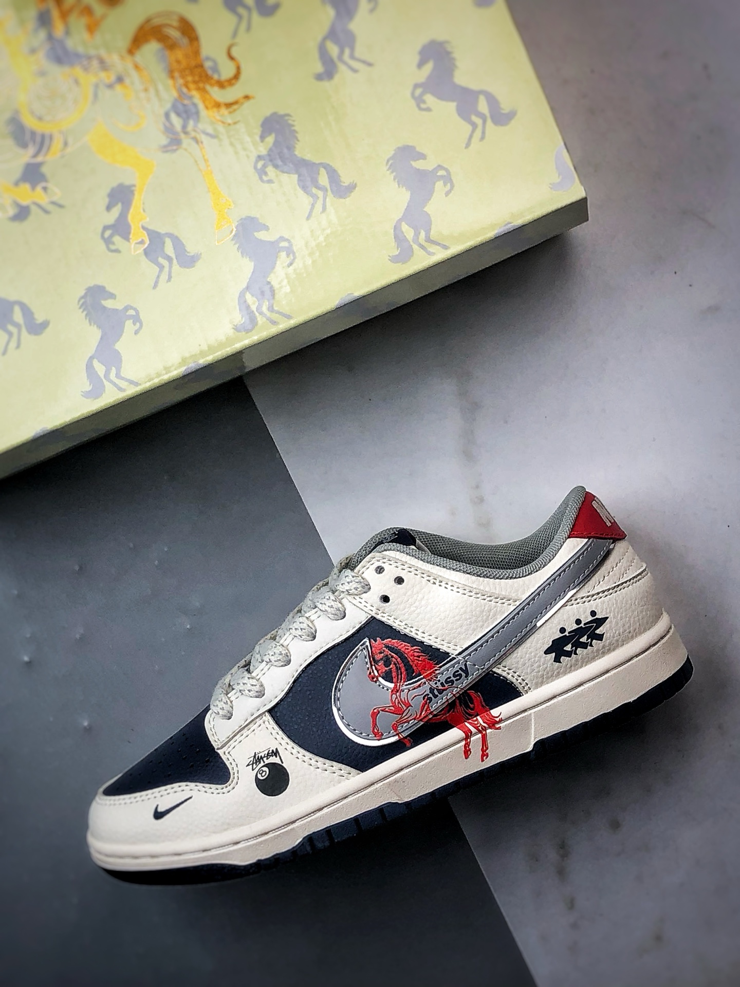290 NK Dunk Low Retro ”DIY高端定制” 斯图西马年米灰蓝 低帮休闲运动板鞋 SD6888-107-Chinese UA Cheap High Quatity Brand Clothes Bags handbags Sneakers wholesale wholesaler seller from China Factory suppliers Fashion Clothing Shoes best Quality Beautiful Price 290 NK Dunk Low Retro ”DIY高端定制” 斯图西马年米灰蓝 低帮休闲运动板鞋 SD6888-107