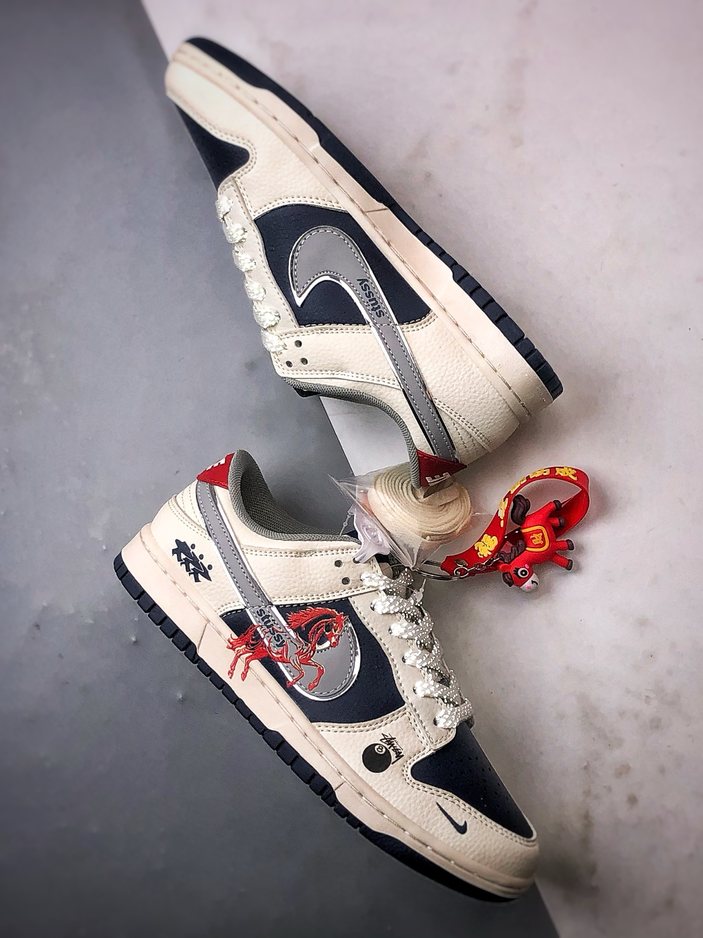 290 NK Dunk Low Retro ”DIY高端定制” 斯图西马年米灰蓝 低帮休闲运动板鞋 SD6888-107-Chinese UA Cheap High Quatity Brand Clothes Bags handbags Sneakers wholesale wholesaler seller from China Factory suppliers Fashion Clothing Shoes best Quality Beautiful Price 290 NK Dunk Low Retro ”DIY高端定制” 斯图西马年米灰蓝 低帮休闲运动板鞋 SD6888-107