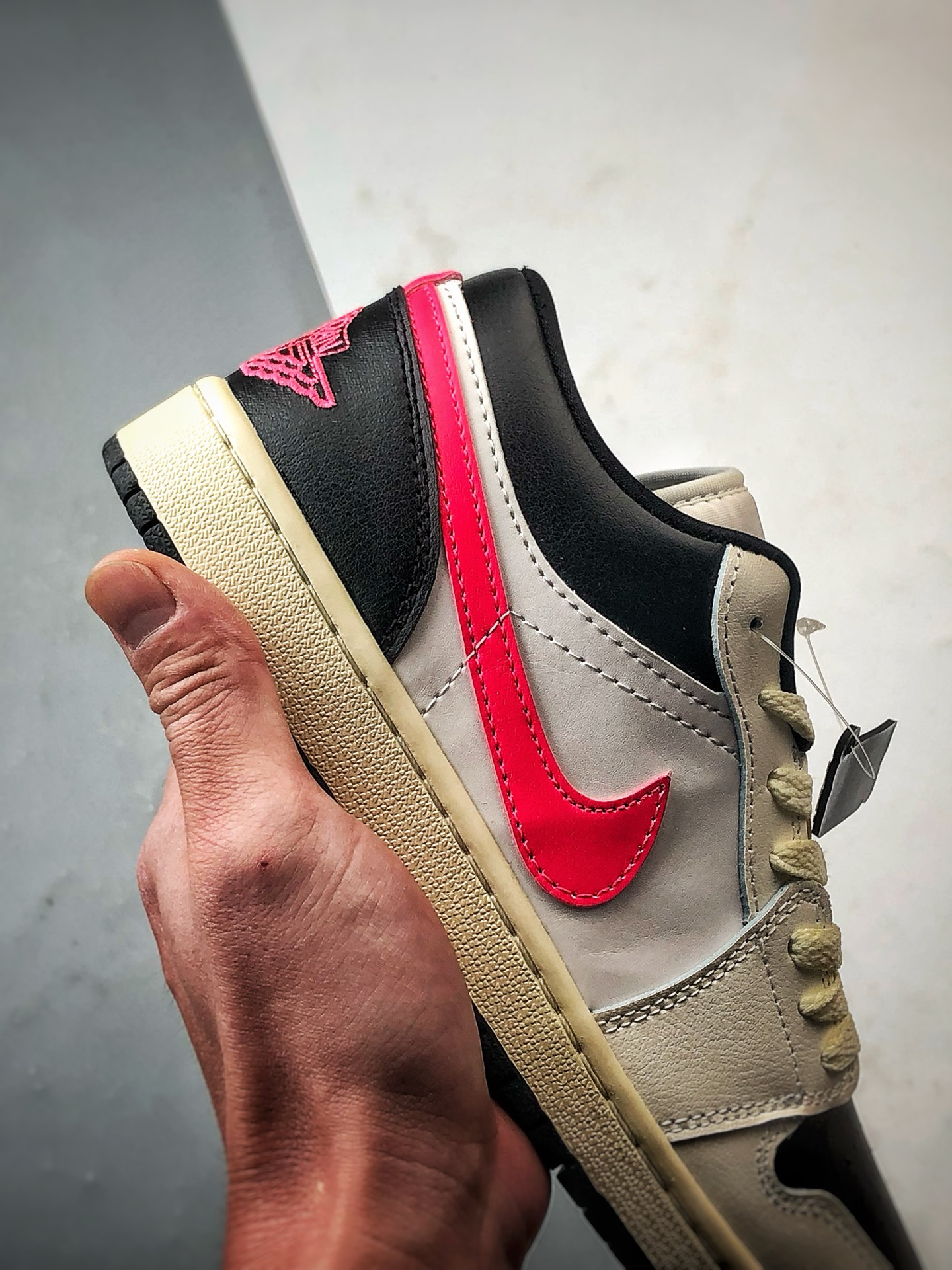 220 Air Jordan 1 Low 象牙白粉 DC0774-107-Chinese UA Cheap High Quatity Brand Clothes Bags handbags Sneakers wholesale wholesaler seller from China Factory suppliers Fashion Clothing Shoes best Quality Beautiful Price 220 Air Jordan 1 Low 象牙白粉 DC0774-107