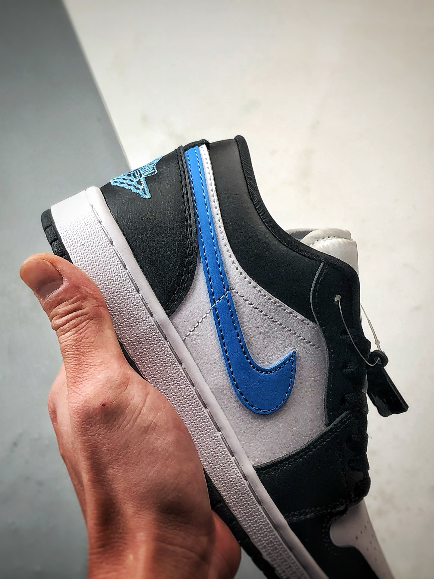 220 Air Jordan 1 Low 黑白蓝 DC0774-041-Chinese UA Cheap High Quatity Brand Clothes Bags handbags Sneakers wholesale wholesaler seller from China Factory suppliers Fashion Clothing Shoes best Quality Beautiful Price 220 Air Jordan 1 Low 黑白蓝 DC0774-041