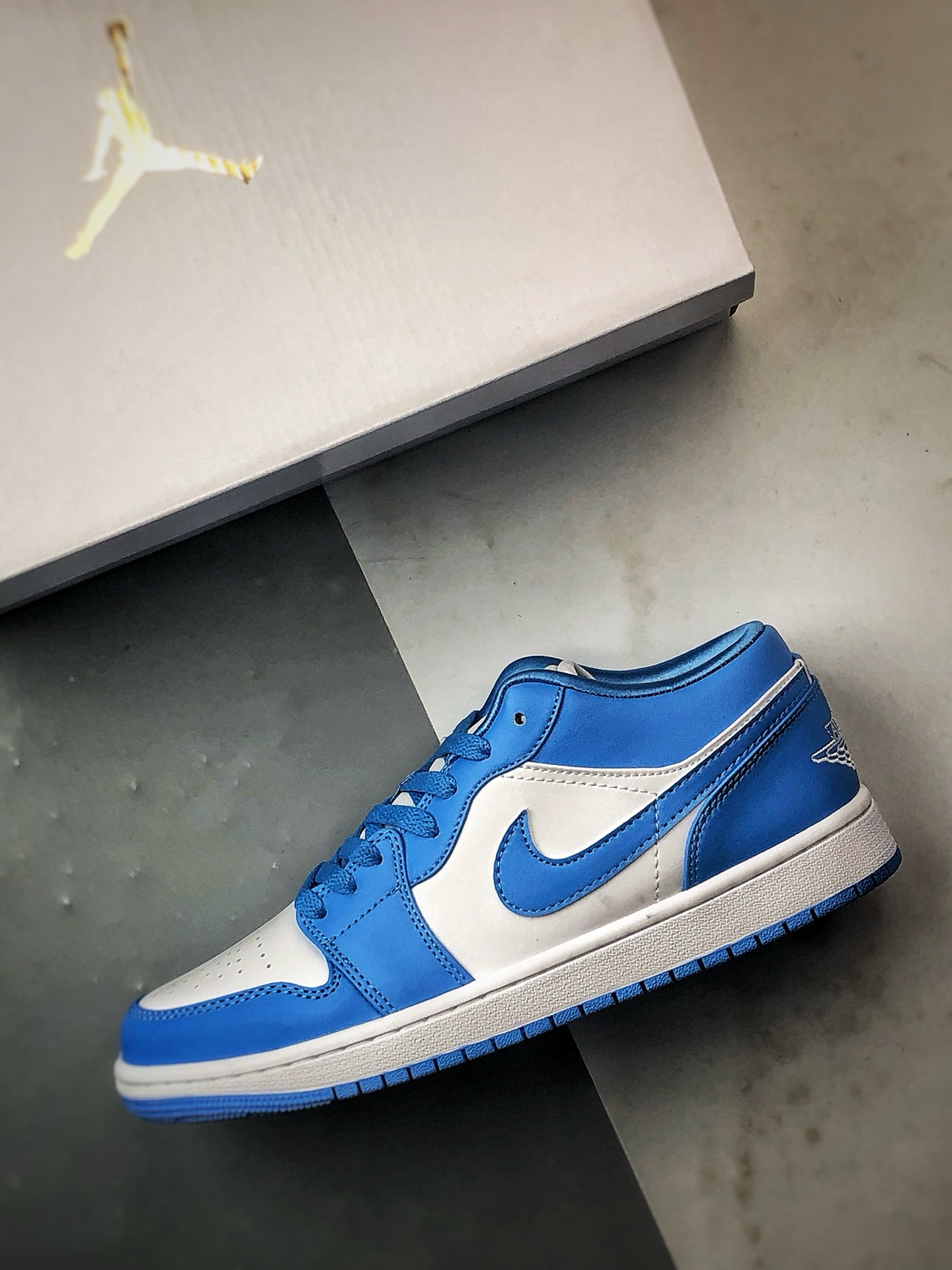 220 Air Jordan 1 Low 大学蓝 AO9944-441-Chinese UA Cheap High Quatity Brand Clothes Bags handbags Sneakers wholesale wholesaler seller from China Factory suppliers Fashion Clothing Shoes best Quality Beautiful Price 220 Air Jordan 1 Low 大学蓝 AO9944-441