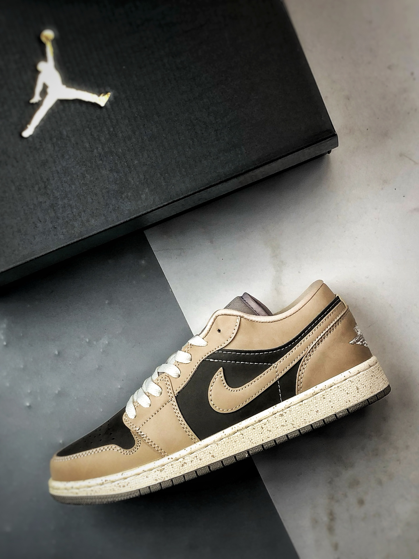 220 Air Jordan 1 Low 米棕 IB7011-001-Chinese UA Cheap High Quatity Brand Clothes Bags handbags Sneakers wholesale wholesaler seller from China Factory suppliers Fashion Clothing Shoes best Quality Beautiful Price 220 Air Jordan 1 Low 米棕 IB7011-001