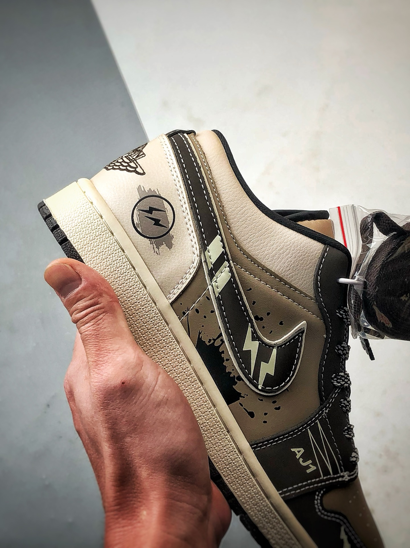 290 Air Jordan 1 Low ”高端定制” 闪电灰棕黑 LR8888-018-Chinese UA Cheap High Quatity Brand Clothes Bags handbags Sneakers wholesale wholesaler seller from China Factory suppliers Fashion Clothing Shoes best Quality Beautiful Price 290 Air Jordan 1 Low ”高端定制” 闪电灰棕黑 LR8888-018