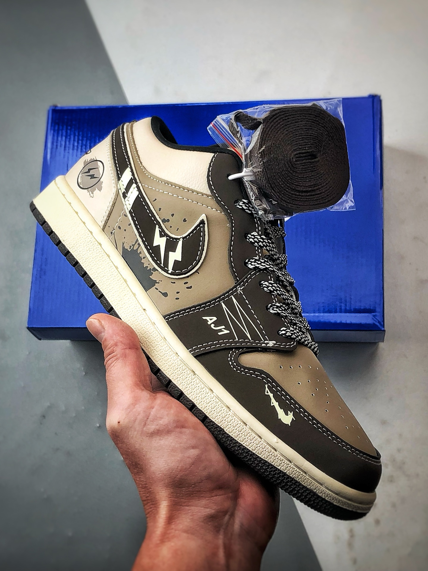 290 Air Jordan 1 Low ”高端定制” 闪电灰棕黑 LR8888-018-Chinese UA Cheap High Quatity Brand Clothes Bags handbags Sneakers wholesale wholesaler seller from China Factory suppliers Fashion Clothing Shoes best Quality Beautiful Price 290 Air Jordan 1 Low ”高端定制” 闪电灰棕黑 LR8888-018