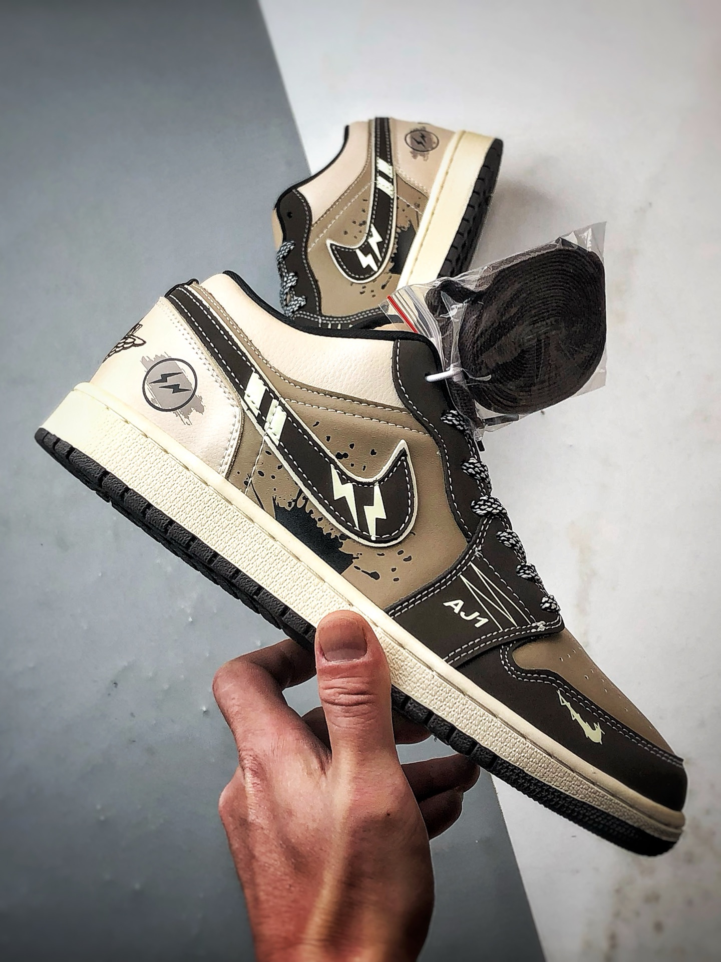 290 Air Jordan 1 Low ”高端定制” 闪电灰棕黑 LR8888-018-Chinese UA Cheap High Quatity Brand Clothes Bags handbags Sneakers wholesale wholesaler seller from China Factory suppliers Fashion Clothing Shoes best Quality Beautiful Price 290 Air Jordan 1 Low ”高端定制” 闪电灰棕黑 LR8888-018