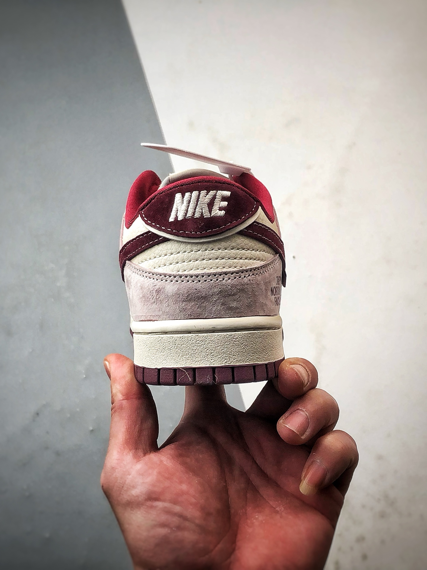 290 NK Dunk Low Retro ”DIY高端定制” 北面马年米白莓红 低帮休闲运动板鞋 DN3168-016-Chinese UA Cheap High Quatity Brand Clothes Bags handbags Sneakers wholesale wholesaler seller from China Factory suppliers Fashion Clothing Shoes best Quality Beautiful Price 290 NK Dunk Low Retro ”DIY高端定制” 北面马年米白莓红 低帮休闲运动板鞋 DN3168-016