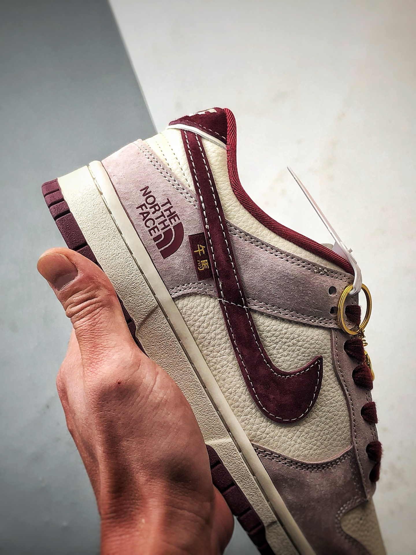 290 NK Dunk Low Retro ”DIY高端定制” 北面马年米白莓红 低帮休闲运动板鞋 DN3168-016-Chinese UA Cheap High Quatity Brand Clothes Bags handbags Sneakers wholesale wholesaler seller from China Factory suppliers Fashion Clothing Shoes best Quality Beautiful Price 290 NK Dunk Low Retro ”DIY高端定制” 北面马年米白莓红 低帮休闲运动板鞋 DN3168-016
