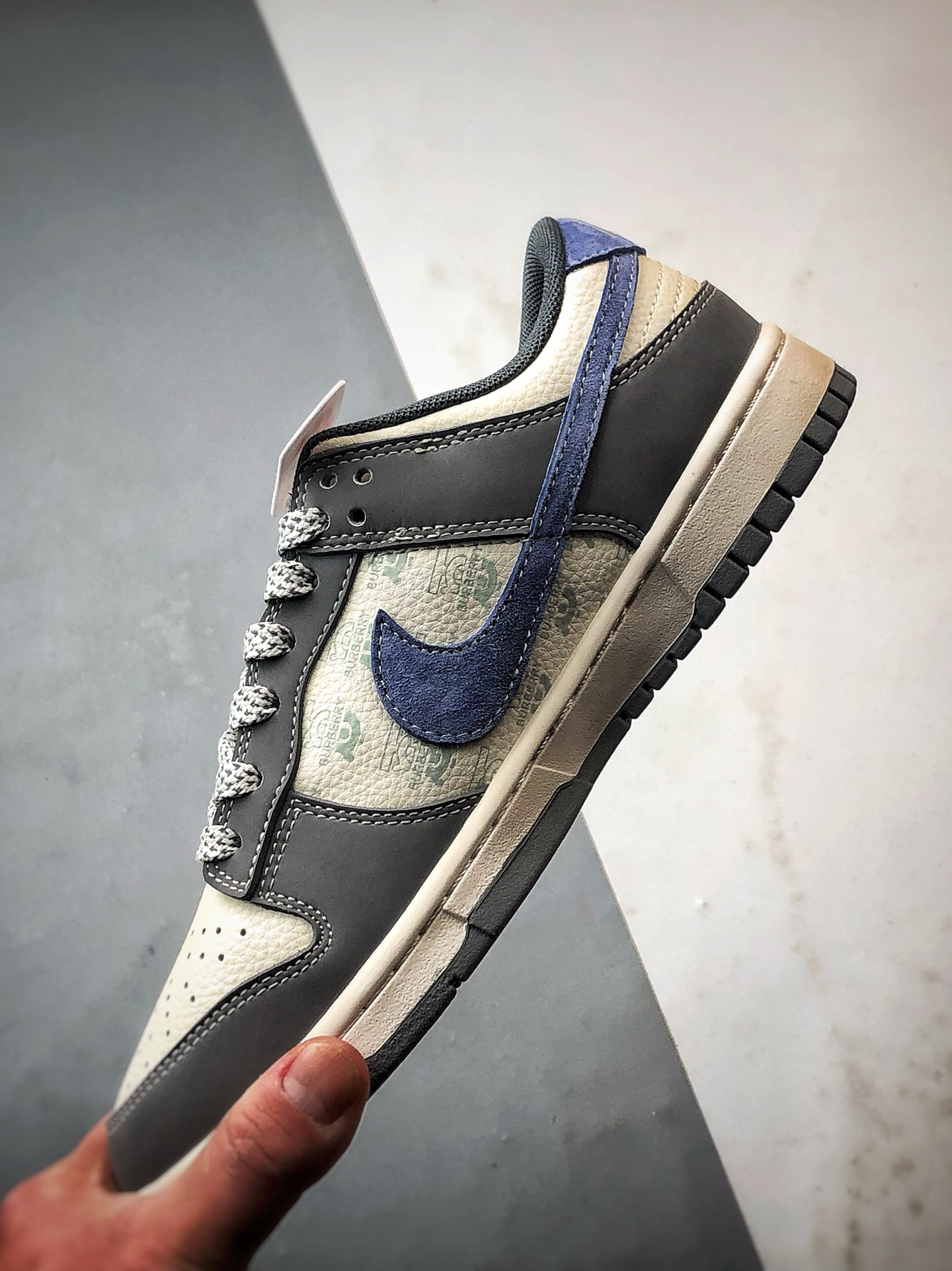 290 NK Dunk Low Retro ”DIY高端定制” 巴宝莉米白灰蓝 低帮休闲运动板鞋 JP1648-035