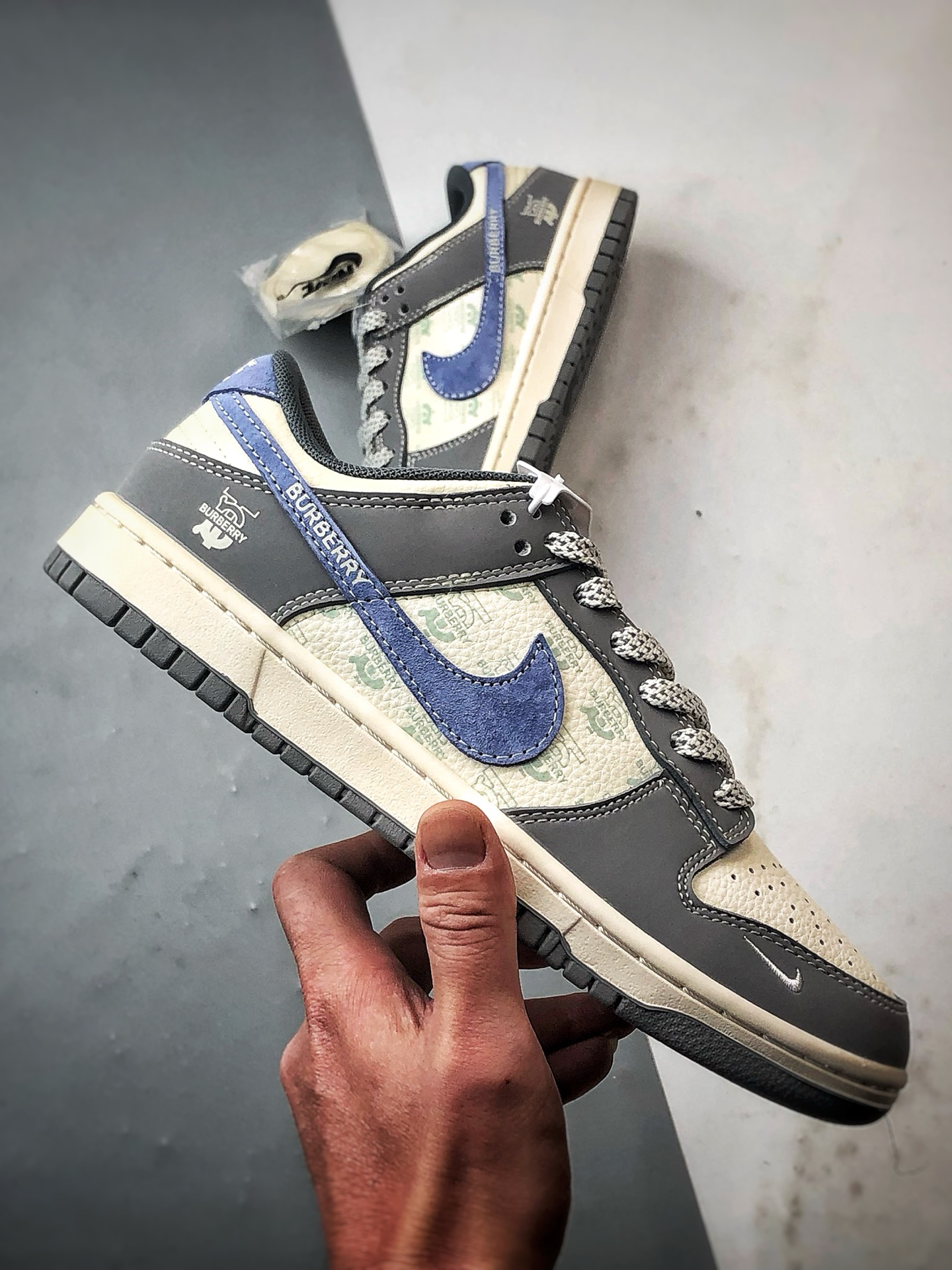 290 NK Dunk Low Retro ”DIY高端定制” 巴宝莉米白灰蓝 低帮休闲运动板鞋 JP1648-035