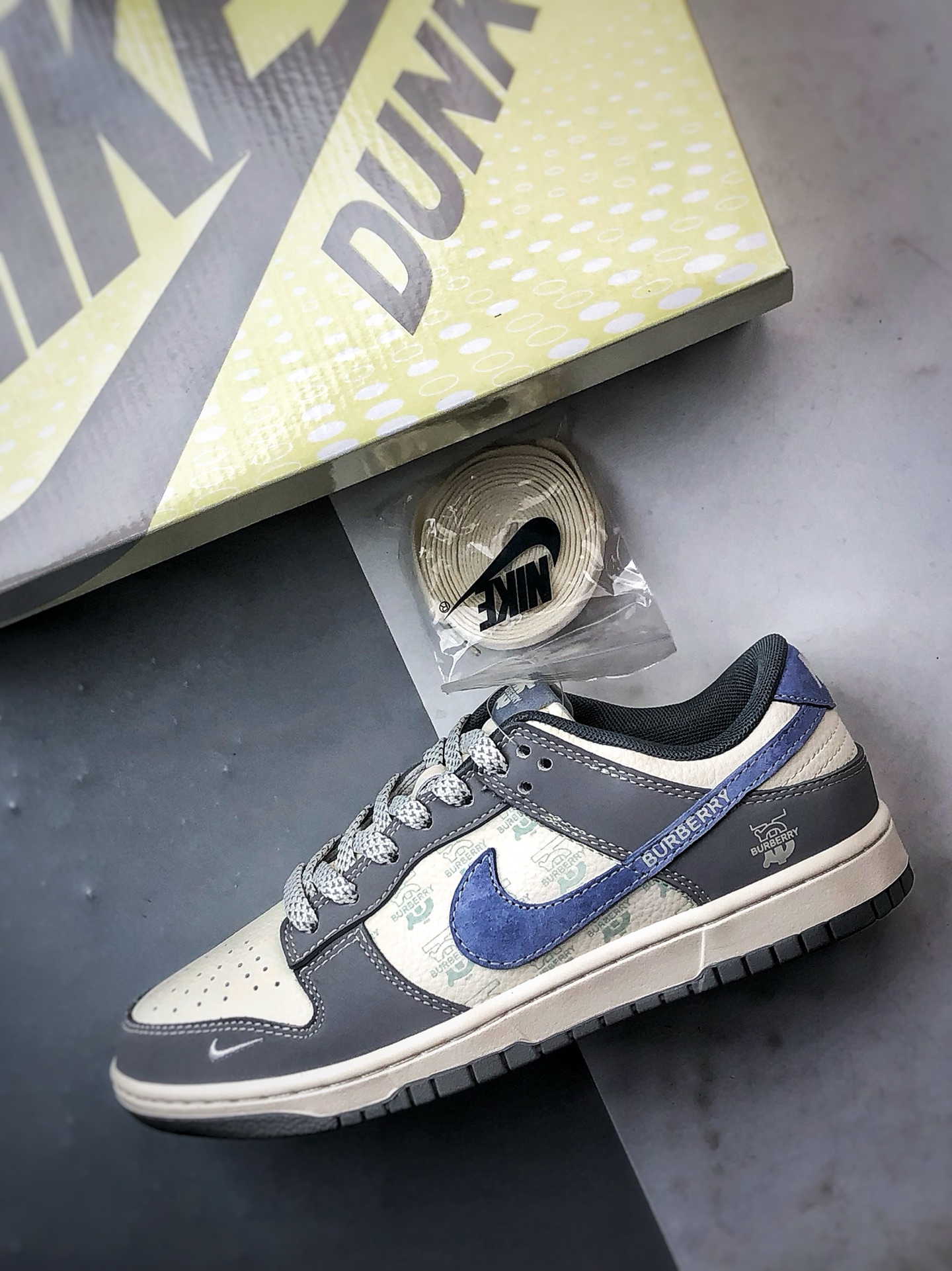 290 NK Dunk Low Retro ”DIY高端定制” 巴宝莉米白灰蓝 低帮休闲运动板鞋 JP1648-035