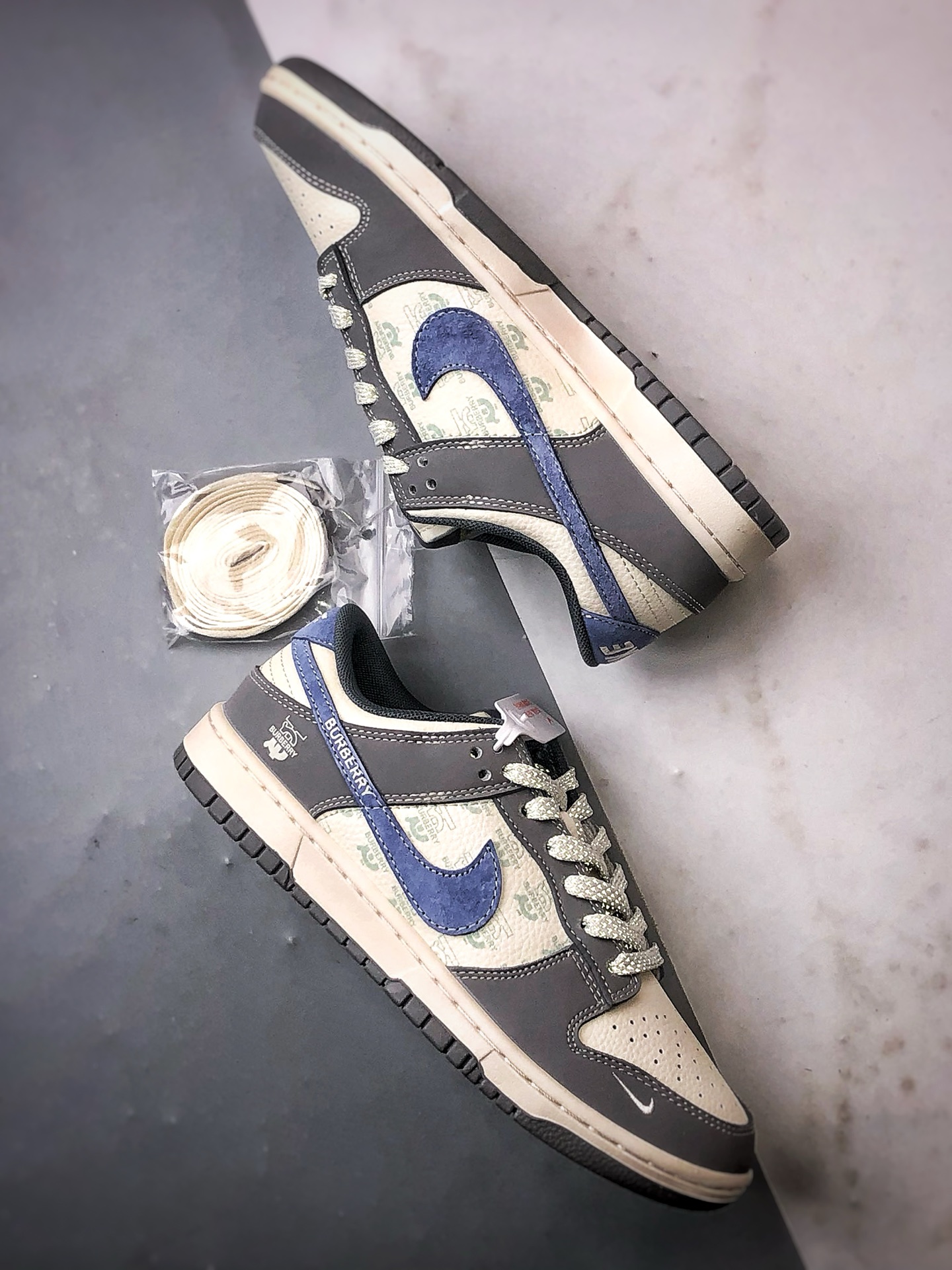 290 NK Dunk Low Retro ”DIY高端定制” 巴宝莉米白灰蓝 低帮休闲运动板鞋 JP1648-035
