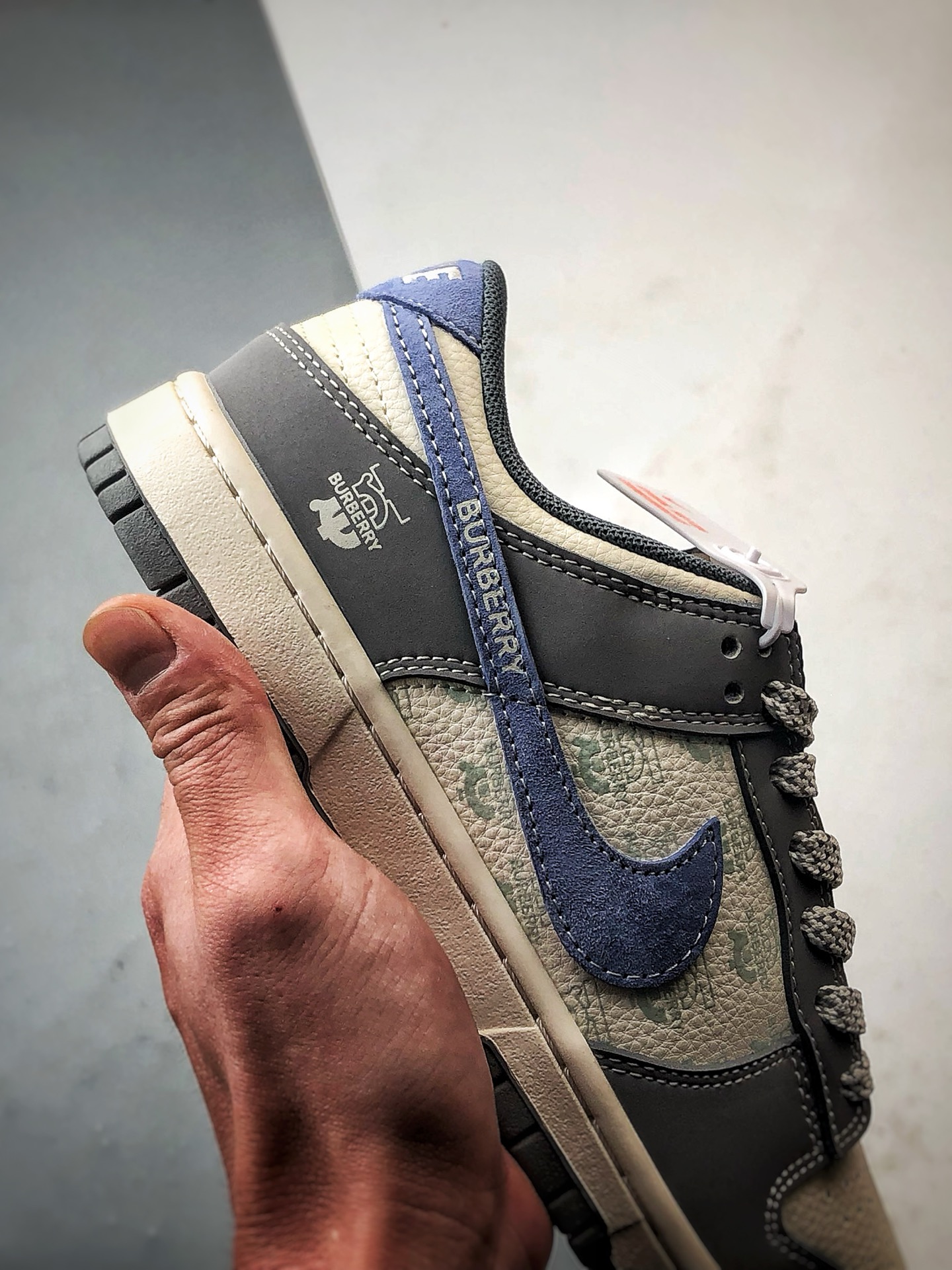 290 NK Dunk Low Retro ”DIY高端定制” 巴宝莉米白灰蓝 低帮休闲运动板鞋 JP1648-035