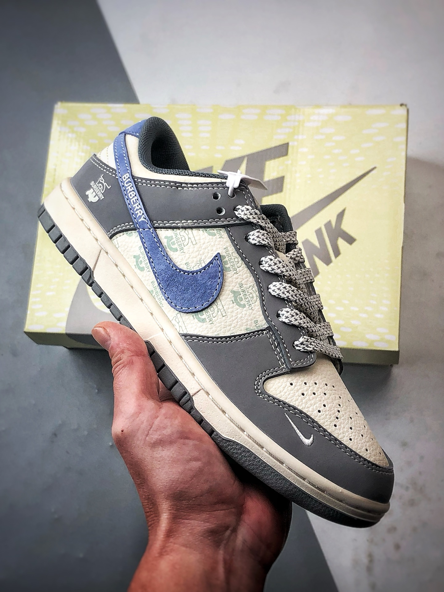 290 NK Dunk Low Retro ”DIY高端定制” 巴宝莉米白灰蓝 低帮休闲运动板鞋 JP1648-035