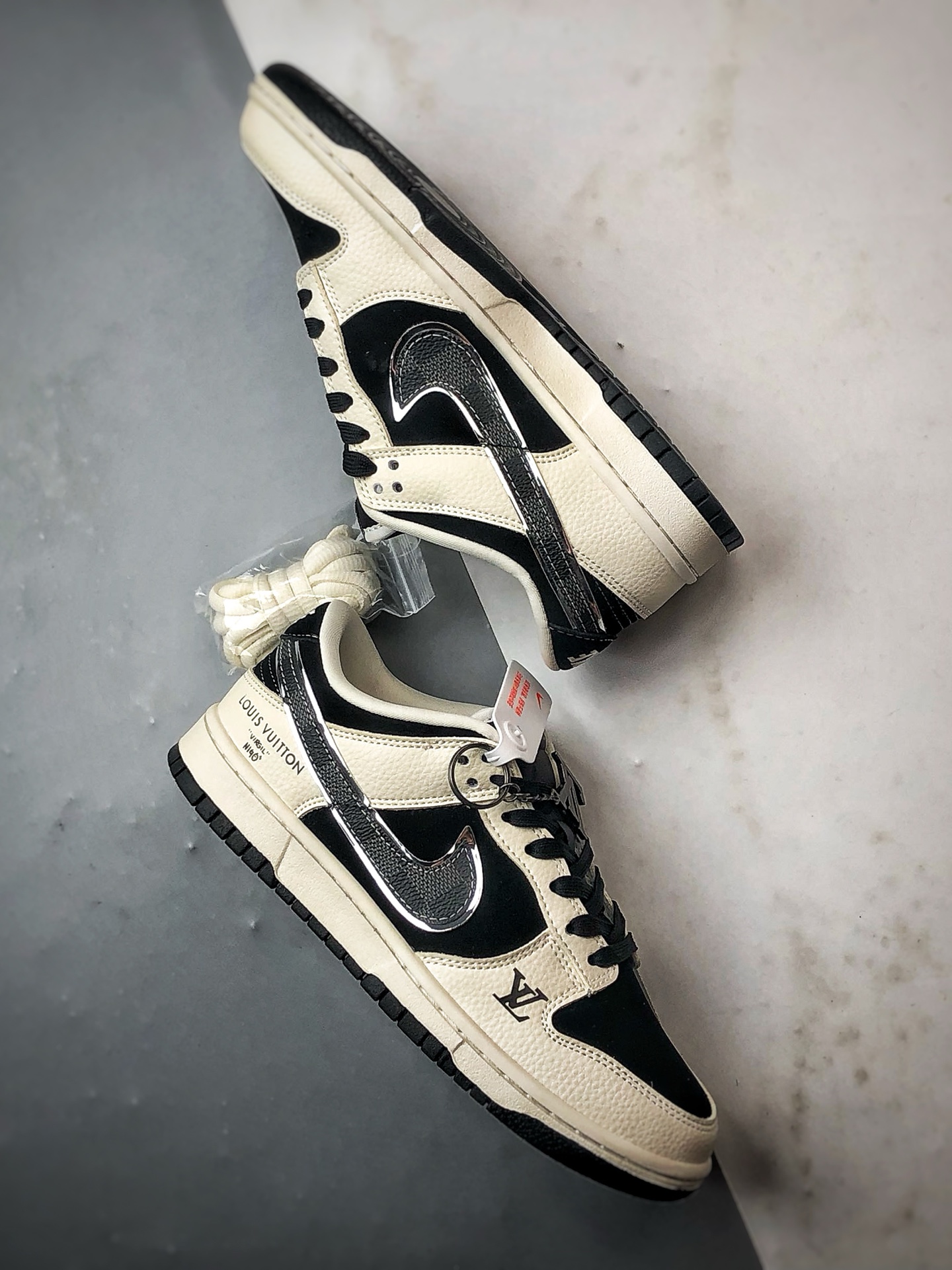 290 NK Dunk Low Retro ”DIY高端定制” LV米白黑 低帮休闲运动板鞋 TX1688-004-Chinese UA Cheap High Quatity Brand Clothes Bags handbags Sneakers wholesale wholesaler seller from China Factory suppliers Fashion Clothing Shoes best Quality Beautiful Price 290 NK Dunk Low Retro ”DIY高端定制” LV米白黑 低帮休闲运动板鞋 TX1688-004