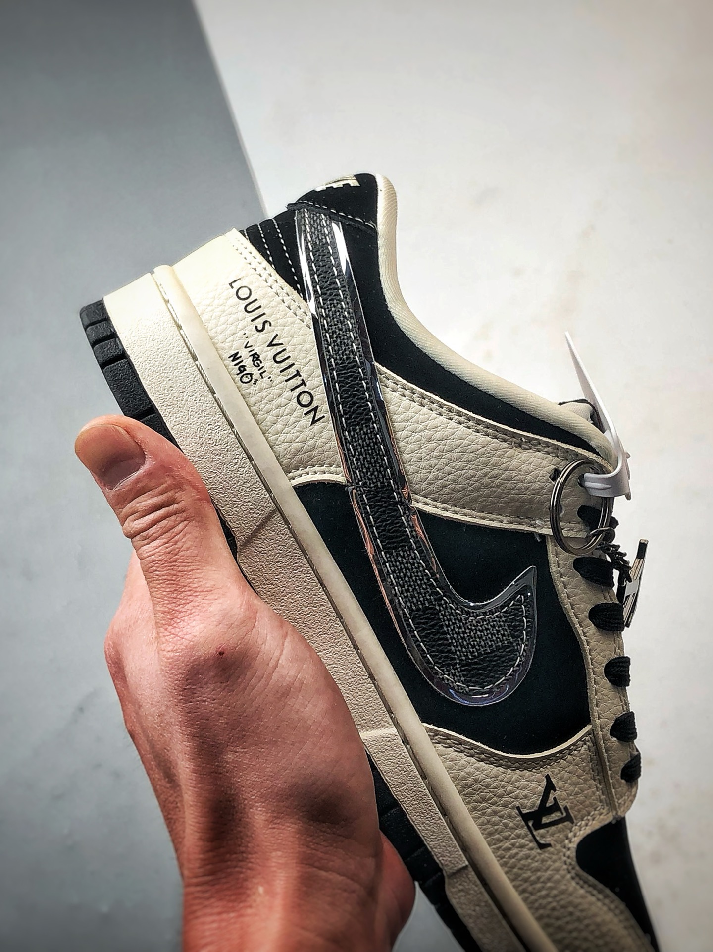 290 NK Dunk Low Retro ”DIY高端定制” LV米白黑 低帮休闲运动板鞋 TX1688-004-Chinese UA Cheap High Quatity Brand Clothes Bags handbags Sneakers wholesale wholesaler seller from China Factory suppliers Fashion Clothing Shoes best Quality Beautiful Price 290 NK Dunk Low Retro ”DIY高端定制” LV米白黑 低帮休闲运动板鞋 TX1688-004