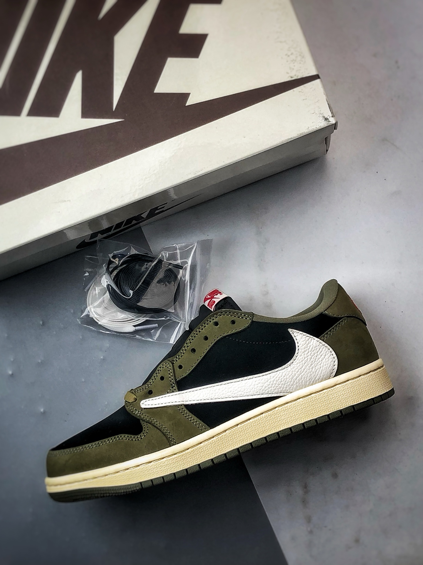 320 Travis Scott x Air Jordan 1 Low 绿黑白倒钩 DM7866-002-Chinese UA Cheap High Quatity Brand Clothes Bags handbags Sneakers wholesale wholesaler seller from China Factory suppliers Fashion Clothing Shoes best Quality Beautiful Price 320 Travis Scott x Air Jordan 1 Low 绿黑白倒钩 DM7866-002