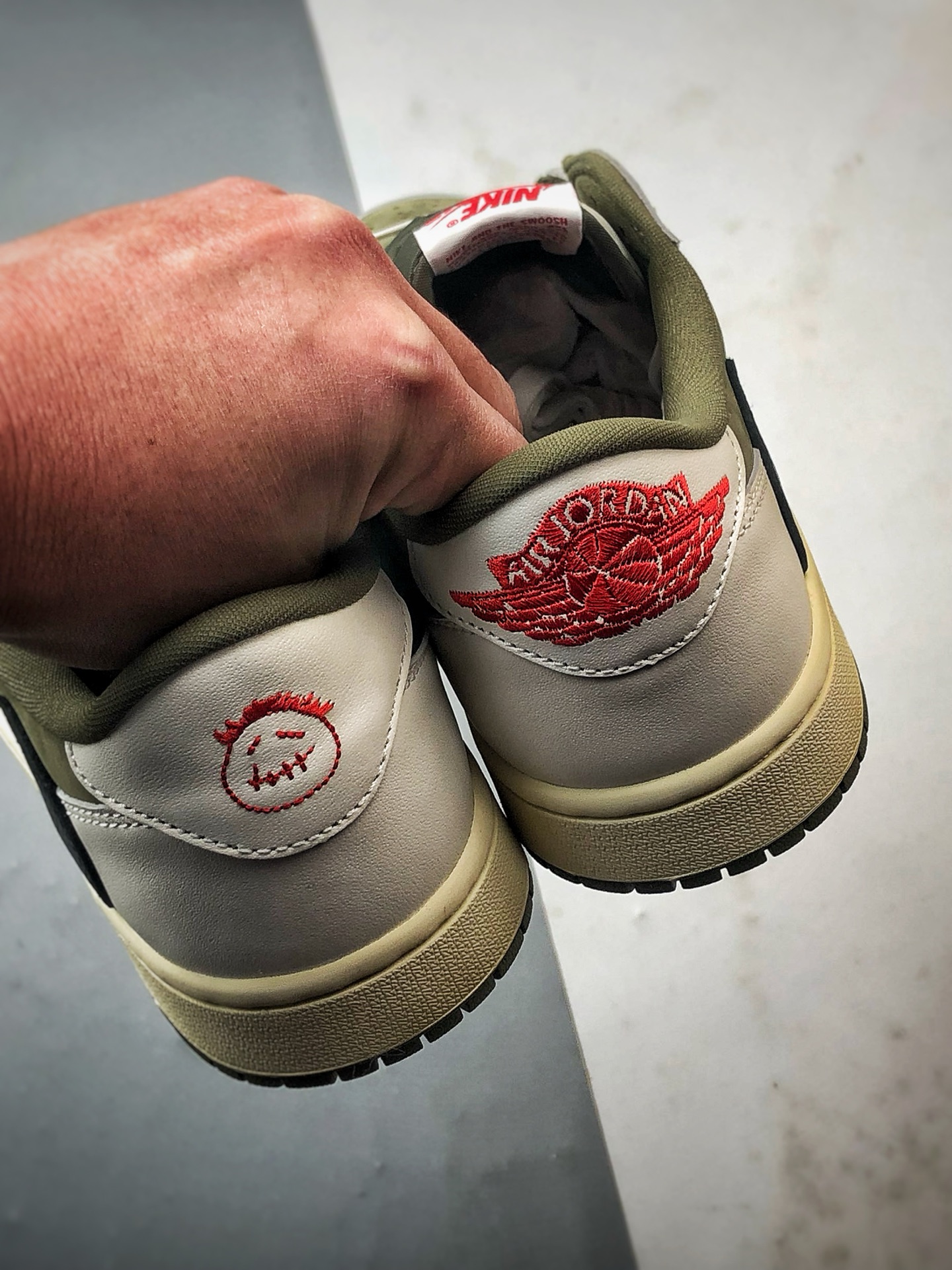 320 Travis Scott x Air Jordan 1 Low 米绿黑倒钩 DM7866-200-Chinese UA Cheap High Quatity Brand Clothes Bags handbags Sneakers wholesale wholesaler seller from China Factory suppliers Fashion Clothing Shoes best Quality Beautiful Price 320 Travis Scott x Air Jordan 1 Low 米绿黑倒钩 DM7866-200