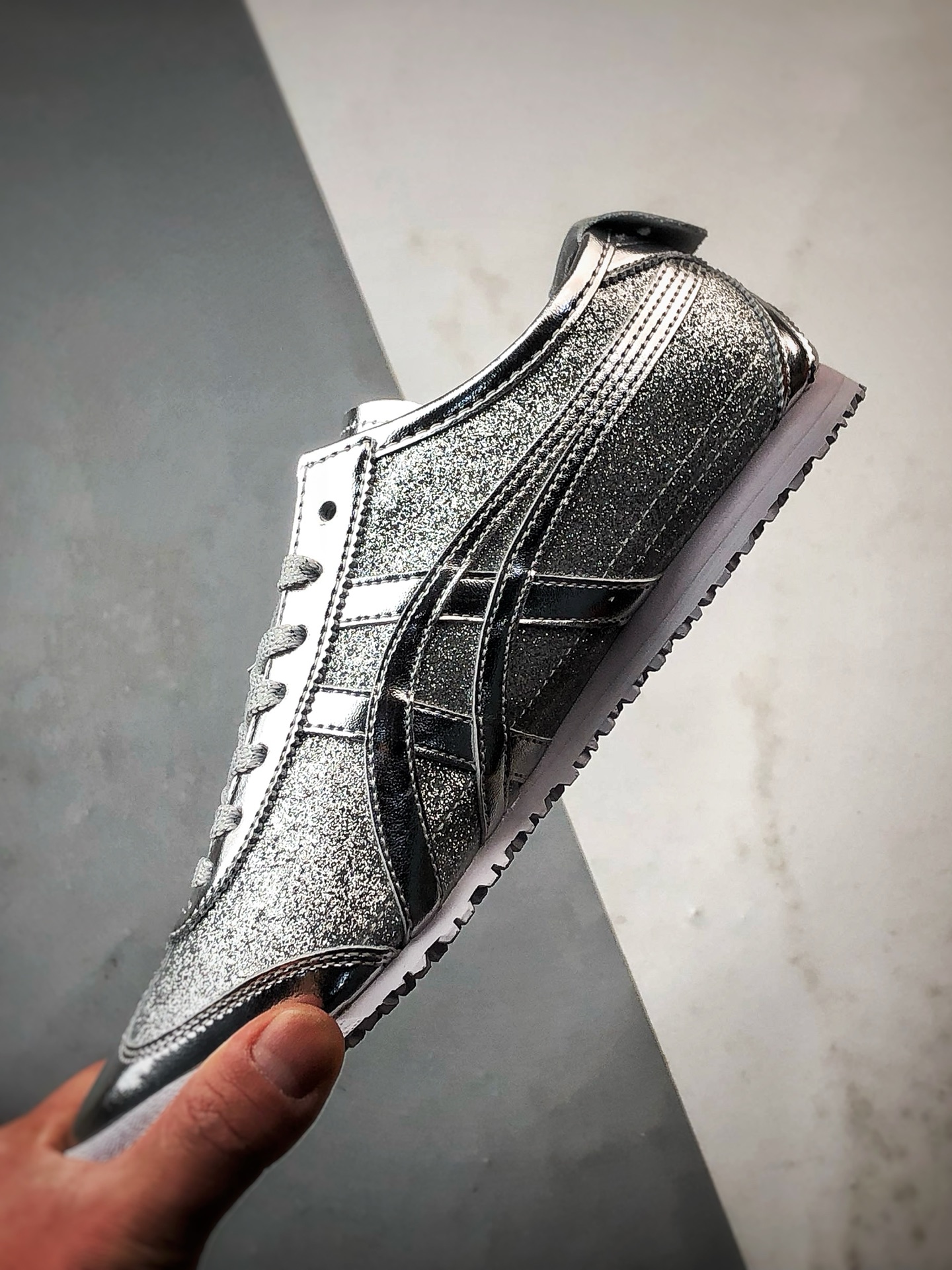 170 Asics 鬼冢虎 Mexico 66 银钻 1183C480-021-Chinese UA Cheap High Quatity Brand Clothes Bags handbags Sneakers wholesale wholesaler seller from China Factory suppliers Fashion Clothing Shoes best Quality Beautiful Price 170 Asics 鬼冢虎 Mexico 66 银钻 1183C480-021