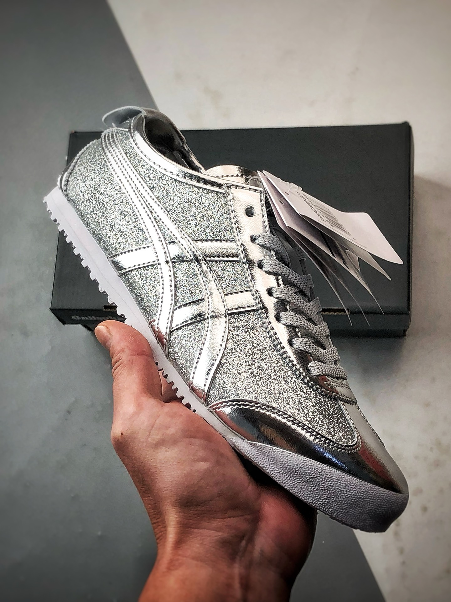 170 Asics 鬼冢虎 Mexico 66 银钻 1183C480-021-Chinese UA Cheap High Quatity Brand Clothes Bags handbags Sneakers wholesale wholesaler seller from China Factory suppliers Fashion Clothing Shoes best Quality Beautiful Price 170 Asics 鬼冢虎 Mexico 66 银钻 1183C480-021