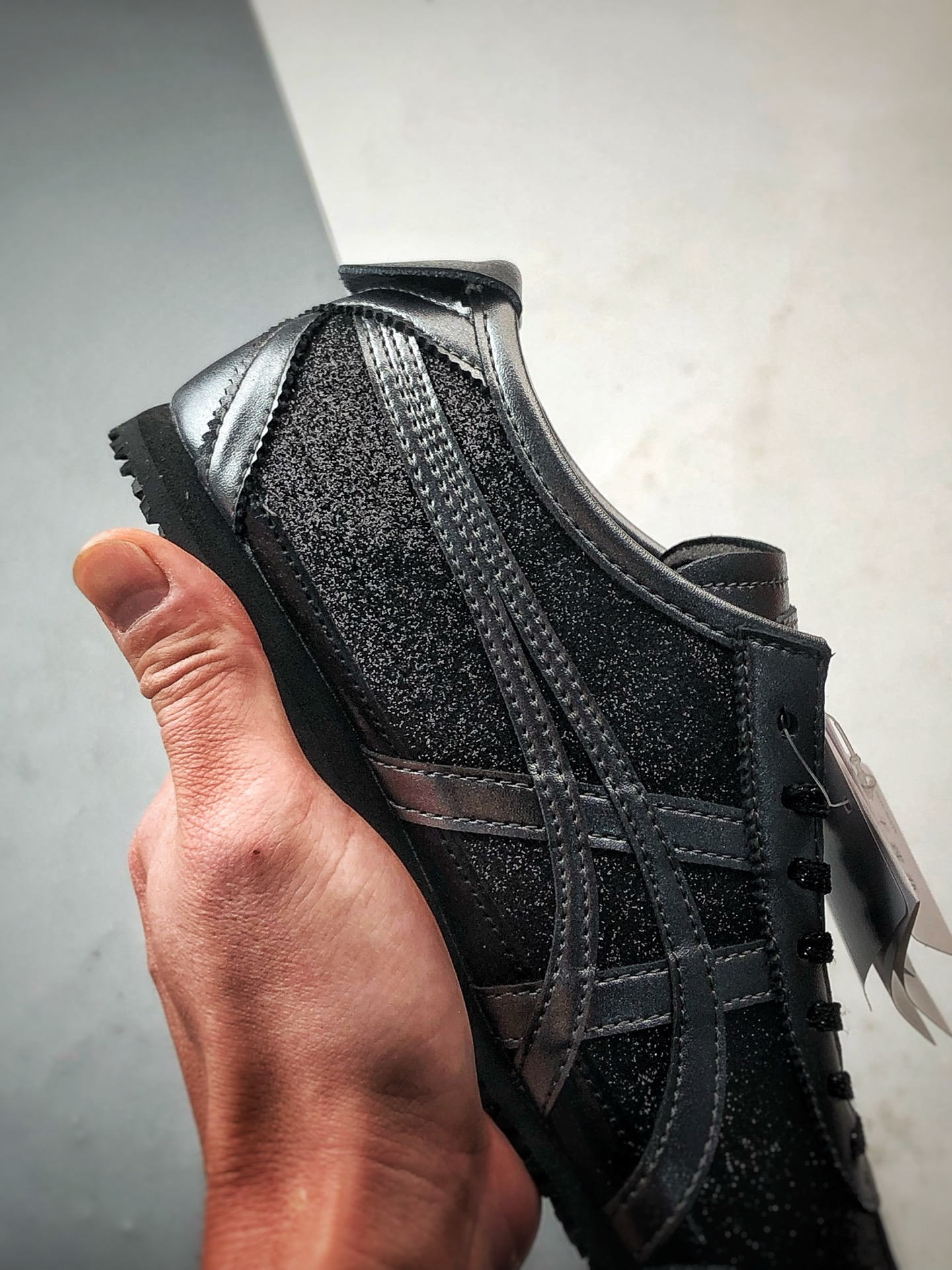 170 Asics 鬼冢虎 Mexico 66 黑钻 1183C480-001-Chinese UA Cheap High Quatity Brand Clothes Bags handbags Sneakers wholesale wholesaler seller from China Factory suppliers Fashion Clothing Shoes best Quality Beautiful Price 170 Asics 鬼冢虎 Mexico 66 黑钻 1183C480-001