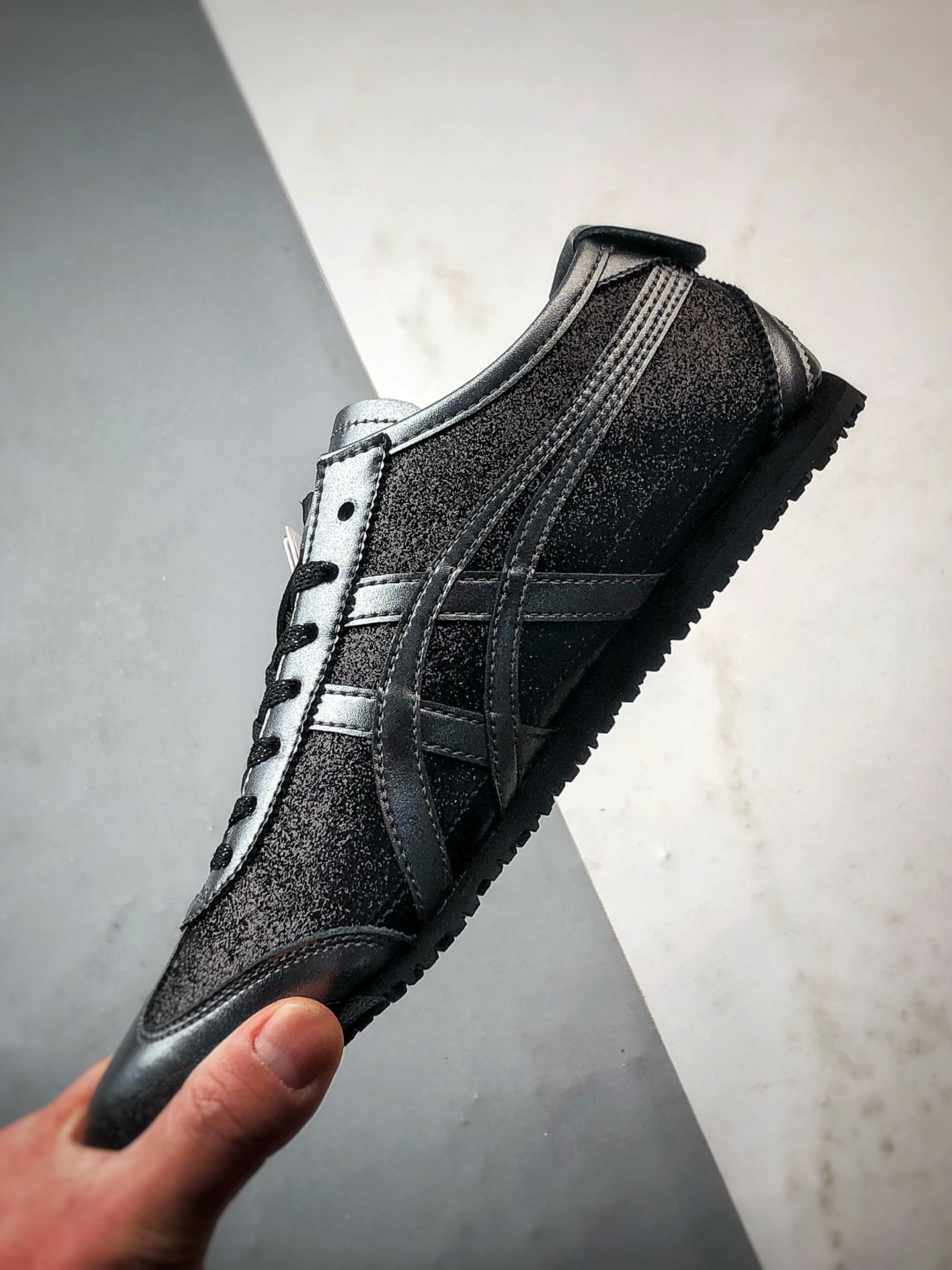 170 Asics 鬼冢虎 Mexico 66 黑钻 1183C480-001-Chinese UA Cheap High Quatity Brand Clothes Bags handbags Sneakers wholesale wholesaler seller from China Factory suppliers Fashion Clothing Shoes best Quality Beautiful Price 170 Asics 鬼冢虎 Mexico 66 黑钻 1183C480-001
