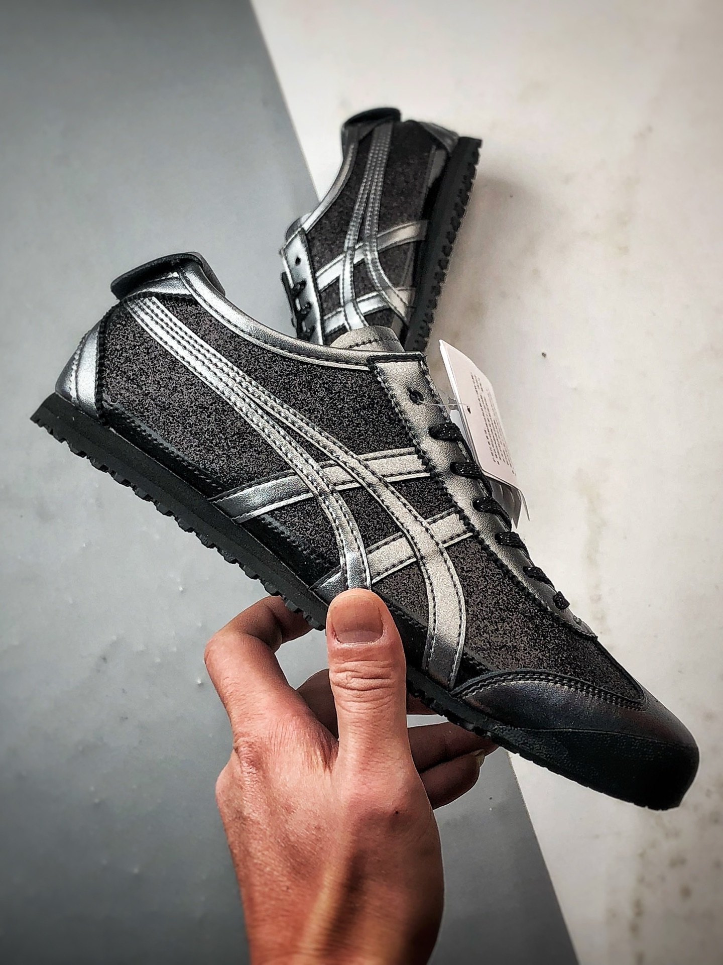 170 Asics 鬼冢虎 Mexico 66 黑钻 1183C480-001-Chinese UA Cheap High Quatity Brand Clothes Bags handbags Sneakers wholesale wholesaler seller from China Factory suppliers Fashion Clothing Shoes best Quality Beautiful Price 170 Asics 鬼冢虎 Mexico 66 黑钻 1183C480-001