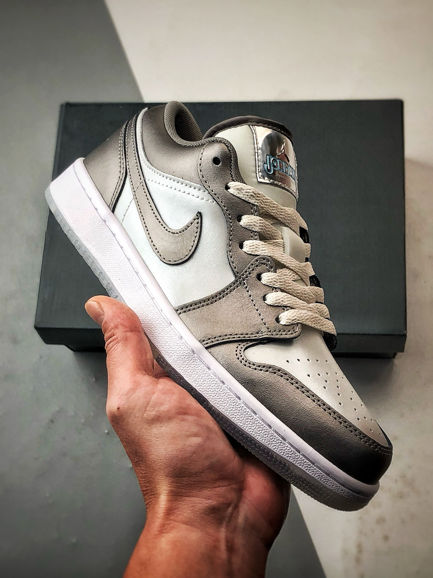 200 Air Jordan 1 Low 银灰 HV4398-014-Chinese UA Cheap High Quatity Brand Clothes Bags handbags Sneakers wholesale wholesaler seller from China Factory suppliers Fashion Clothing Shoes best Quality Beautiful Price 200 Air Jordan 1 Low 银灰 HV4398-014