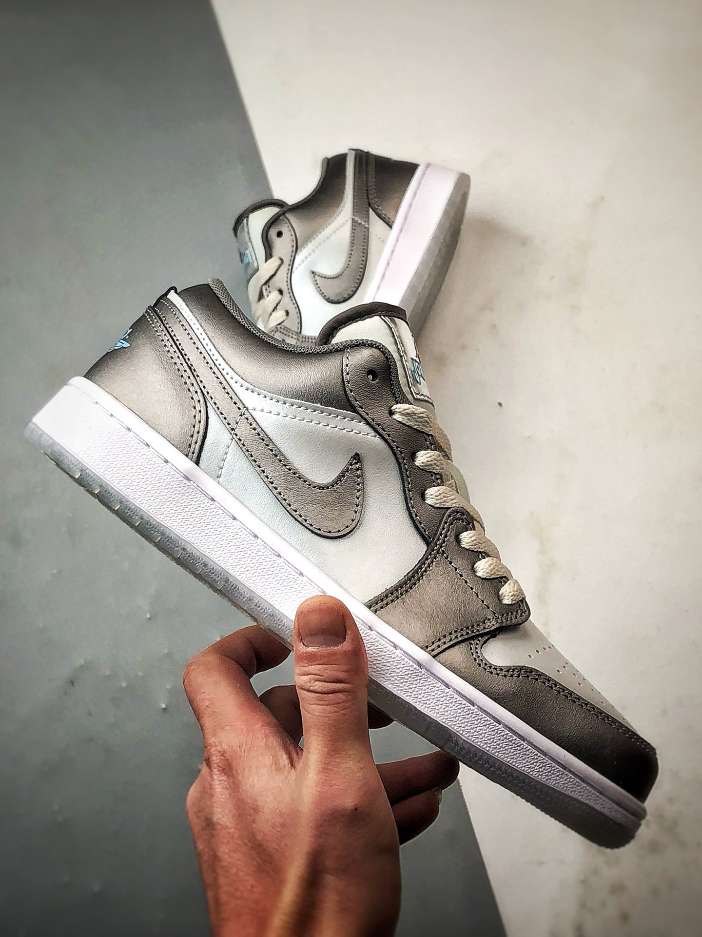 200 Air Jordan 1 Low 银灰 HV4398-014-Chinese UA Cheap High Quatity Brand Clothes Bags handbags Sneakers wholesale wholesaler seller from China Factory suppliers Fashion Clothing Shoes best Quality Beautiful Price 200 Air Jordan 1 Low 银灰 HV4398-014